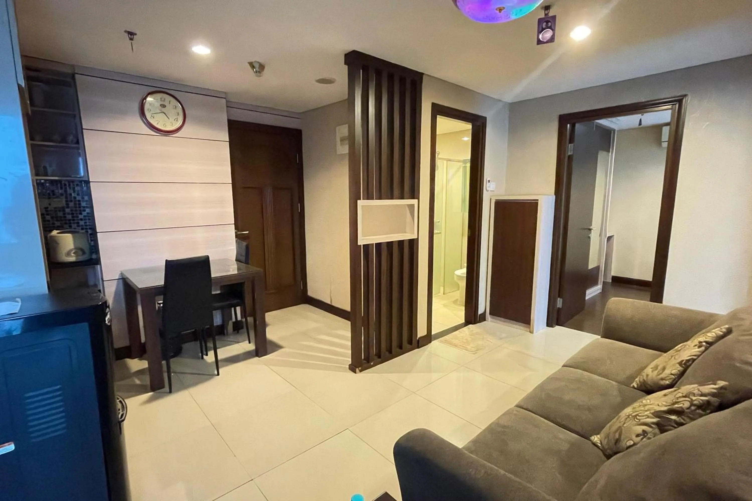 Area and facilities in eL ROYALE by Farizi Rooms