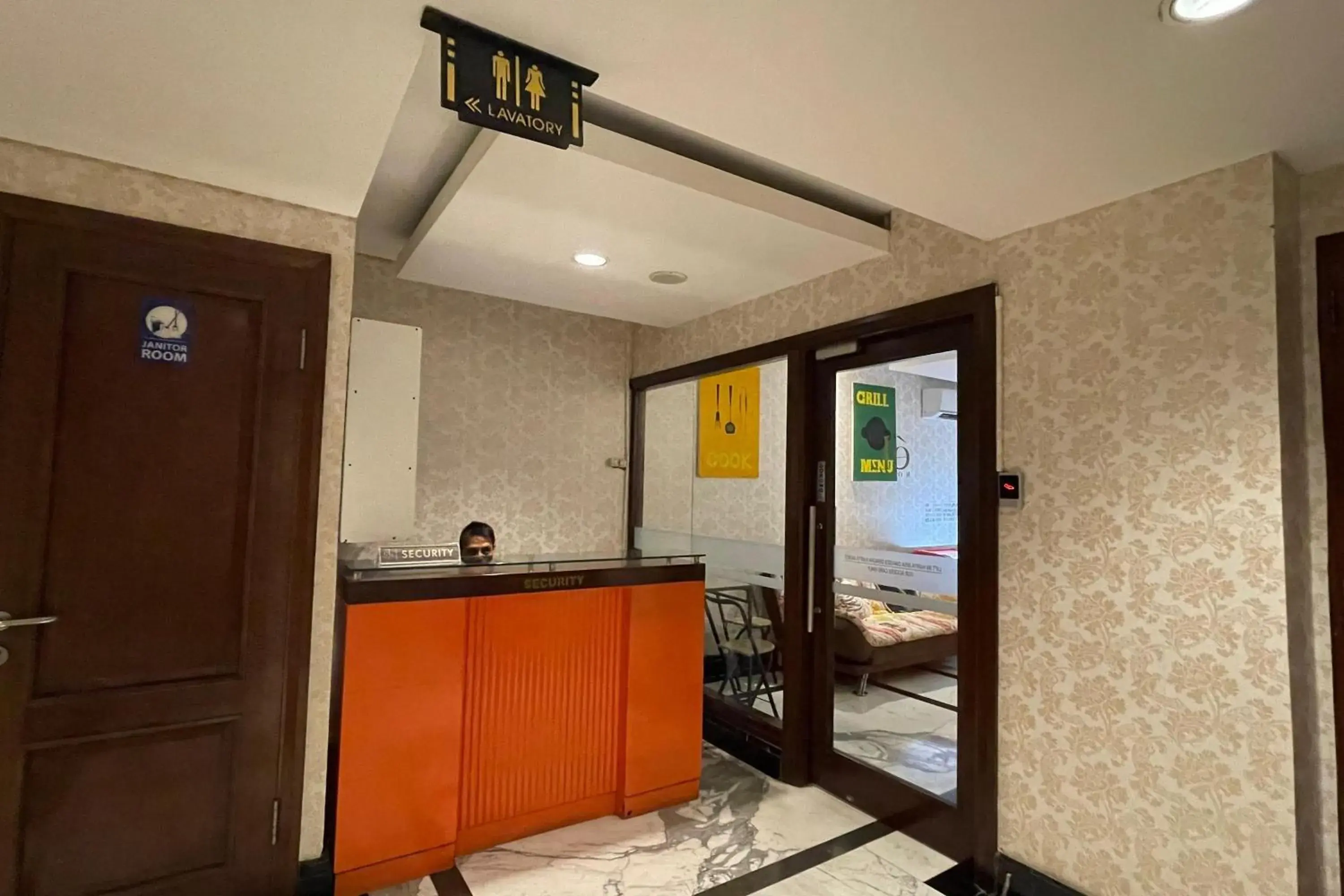 Area and facilities, Bed in eL ROYALE by Farizi Rooms Area and facilities, Bed in eL ROYALE by Farizi Rooms