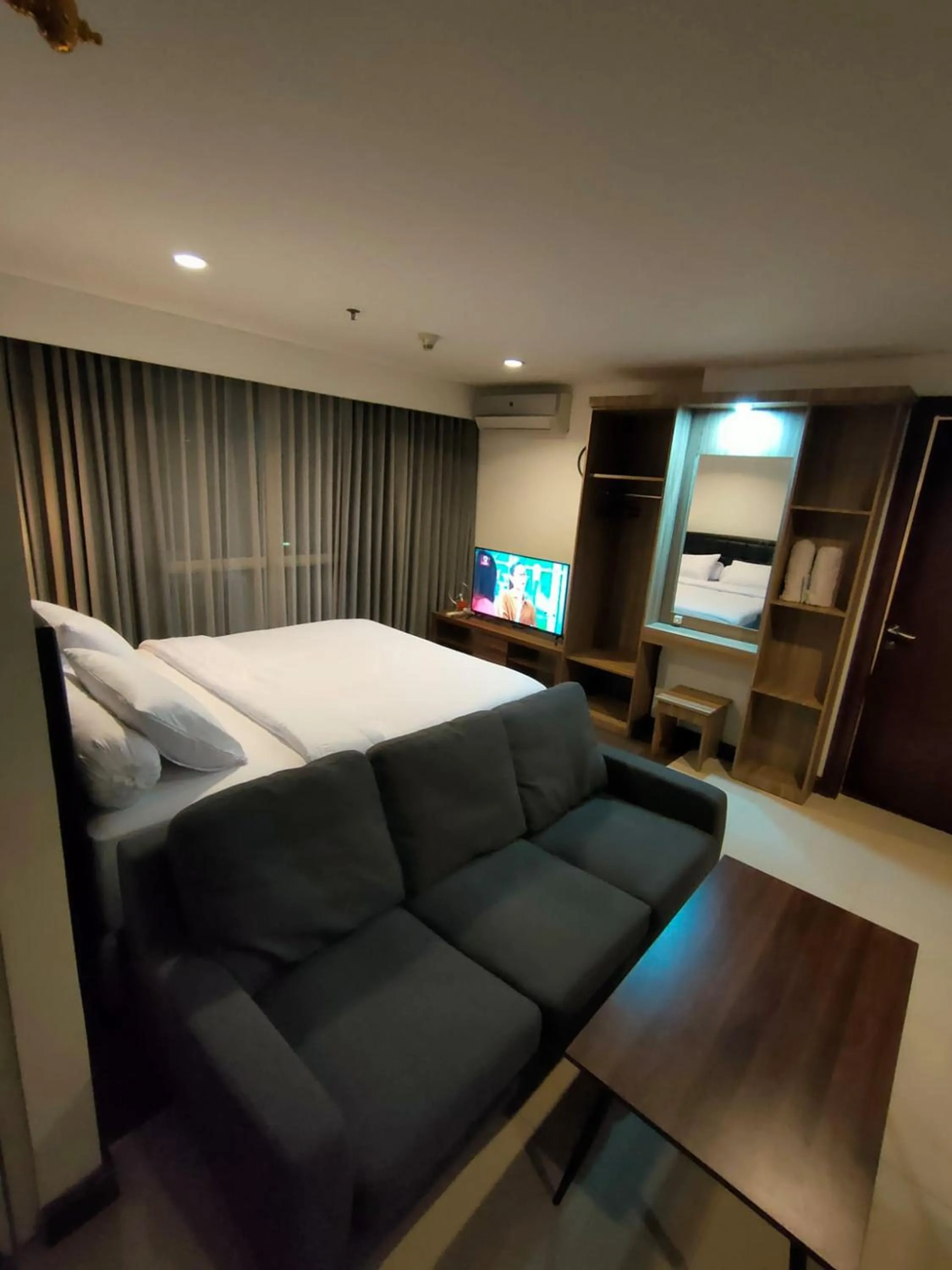 Bed in eL ROYALE by Farizi Rooms