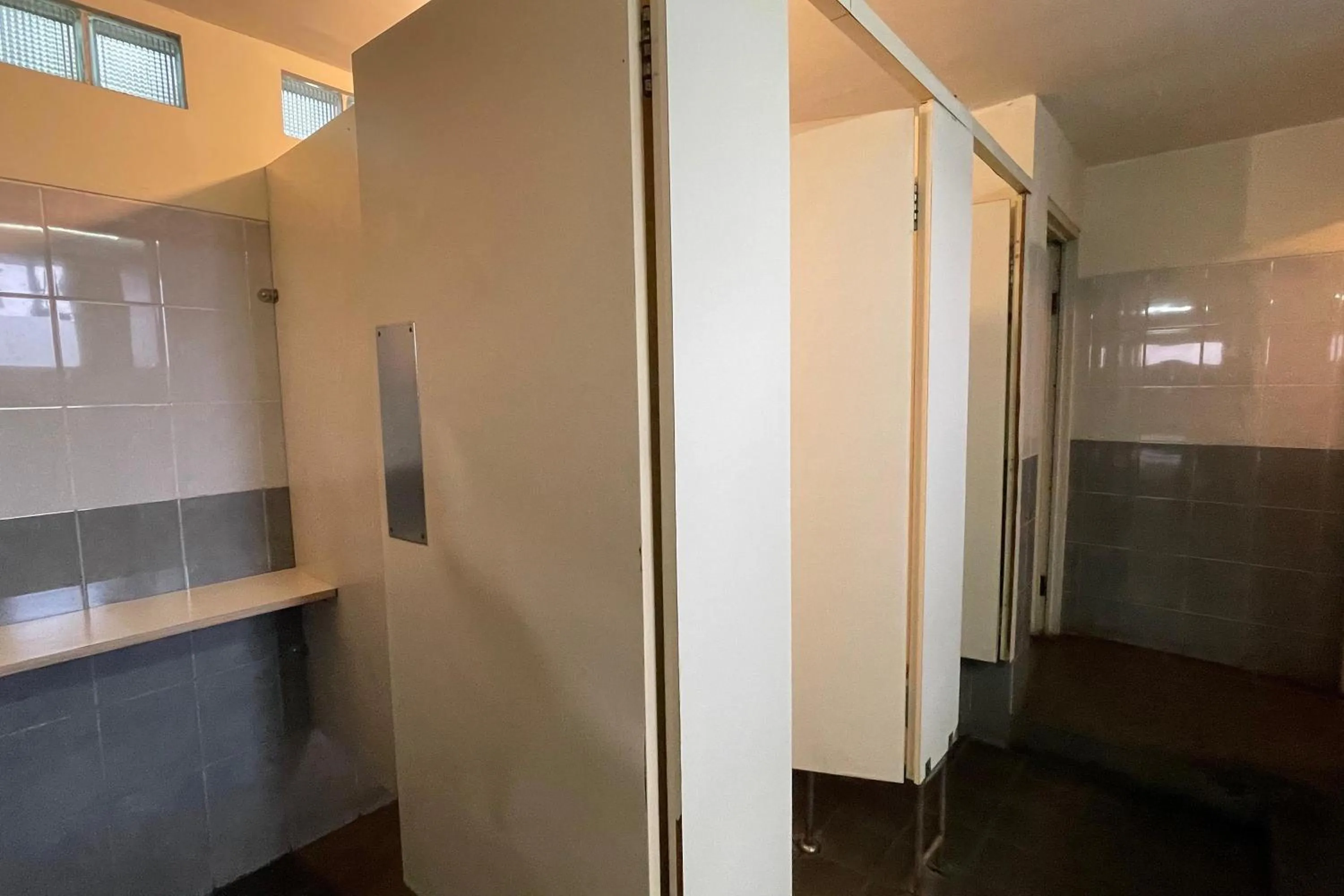 Area and facilities in eL ROYALE by Farizi Rooms