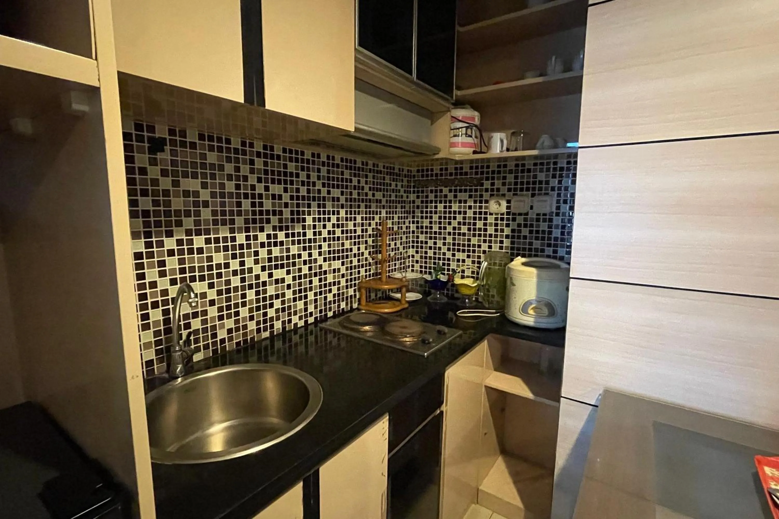 Area and facilities in eL ROYALE by Farizi Rooms