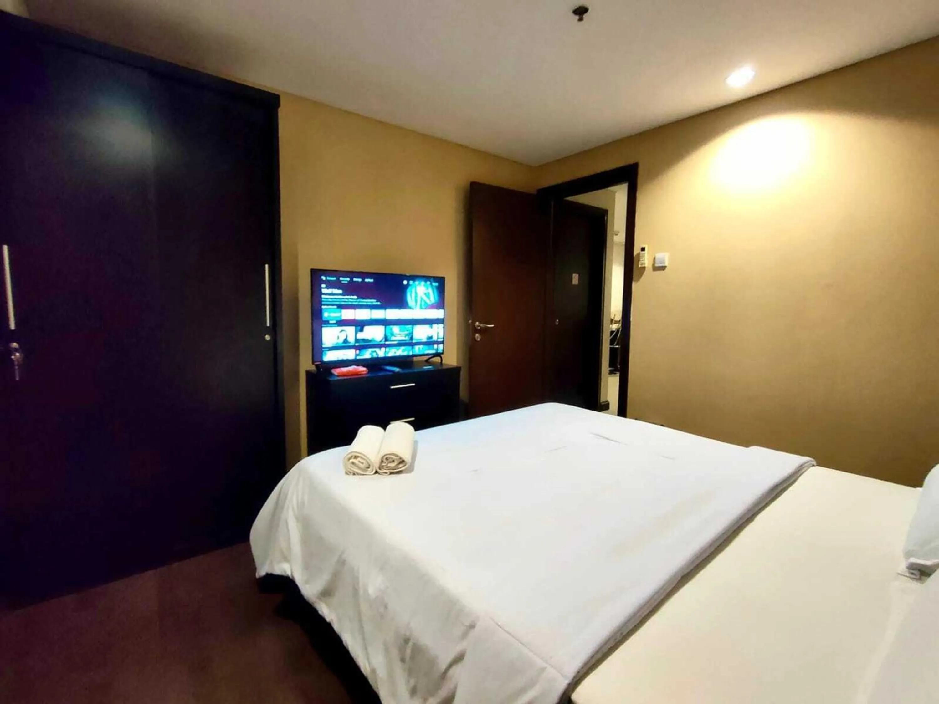 Bed in eL ROYALE by Farizi Rooms