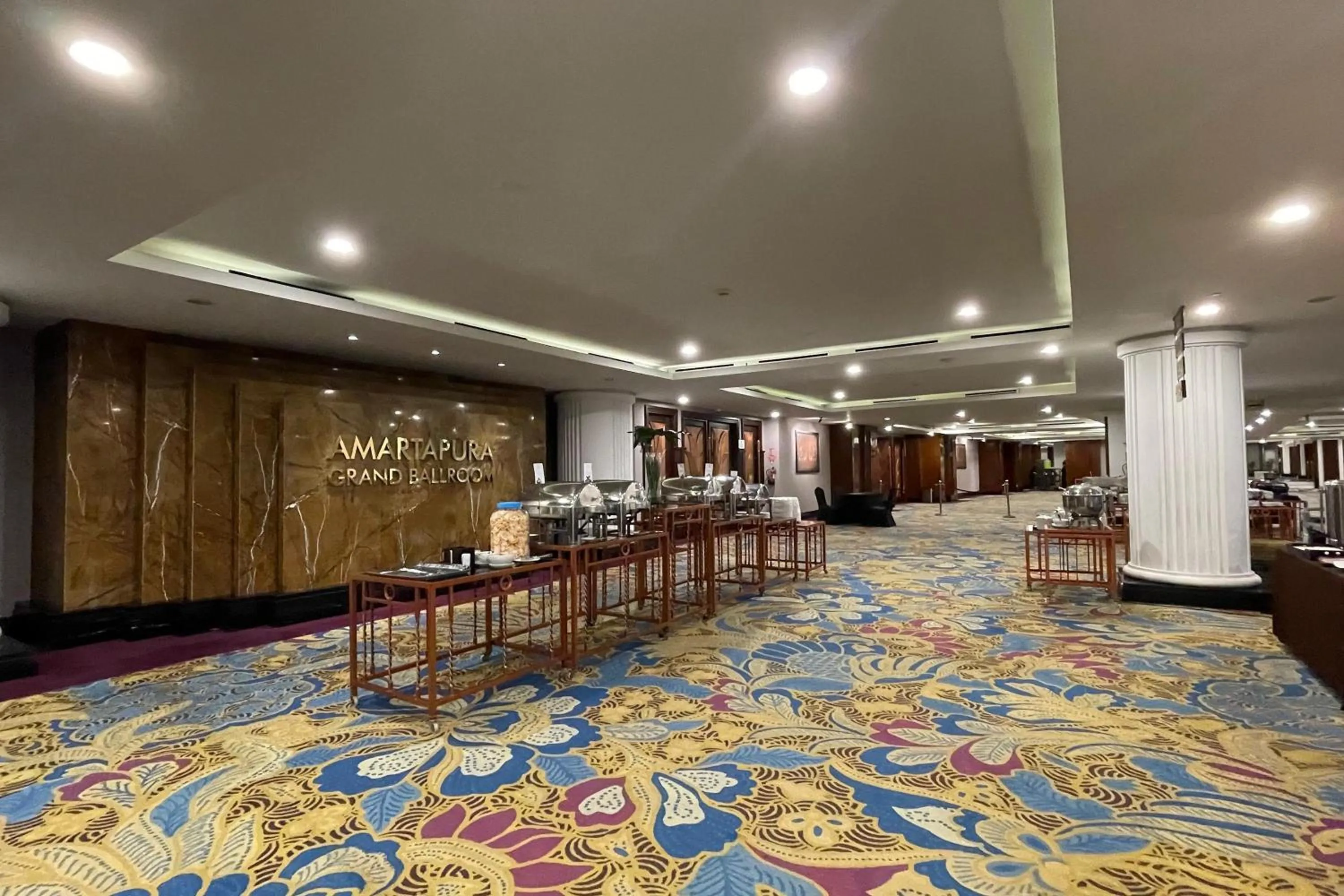 Area and facilities in eL ROYALE by Farizi Rooms