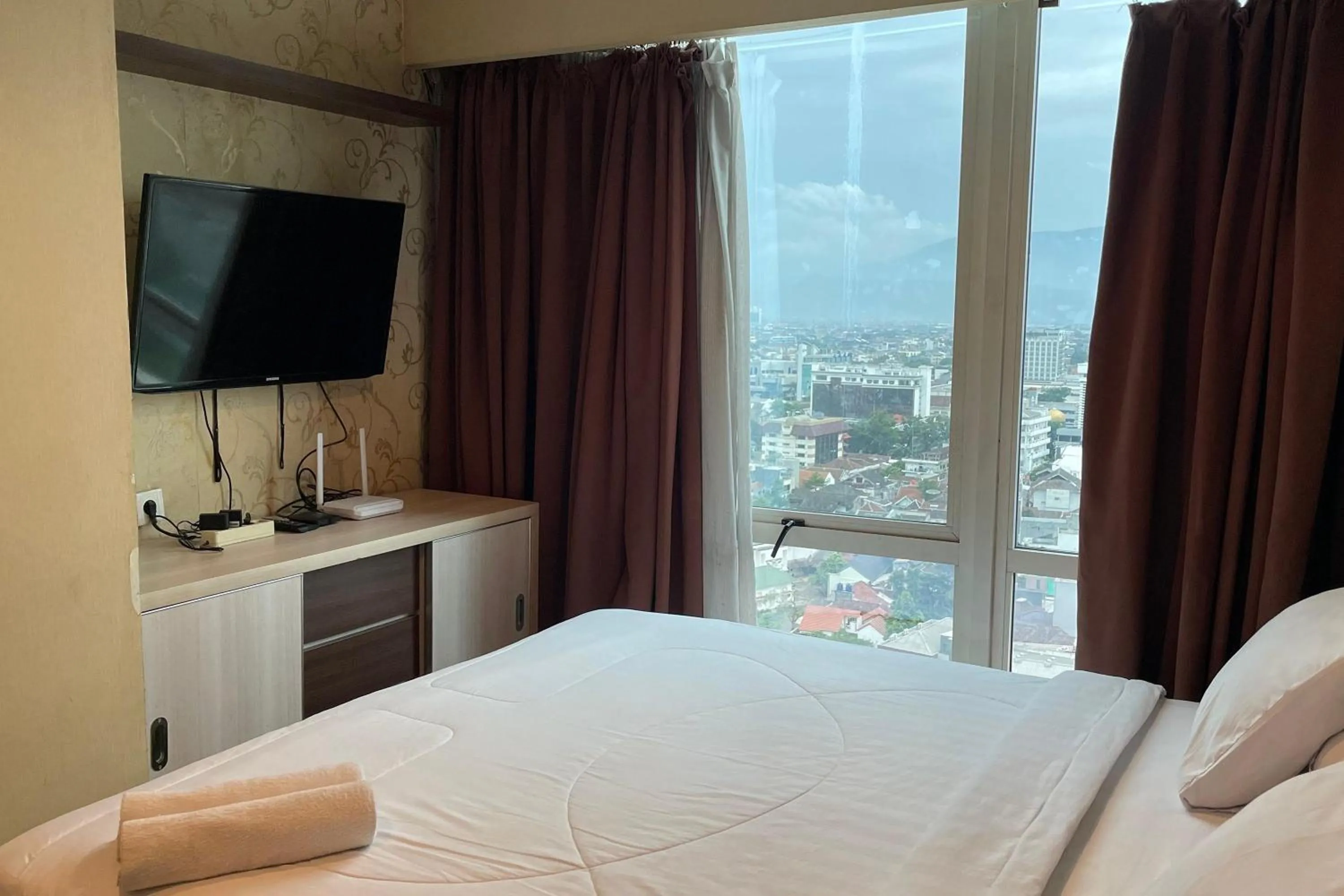 Bed in eL ROYALE by Farizi Rooms