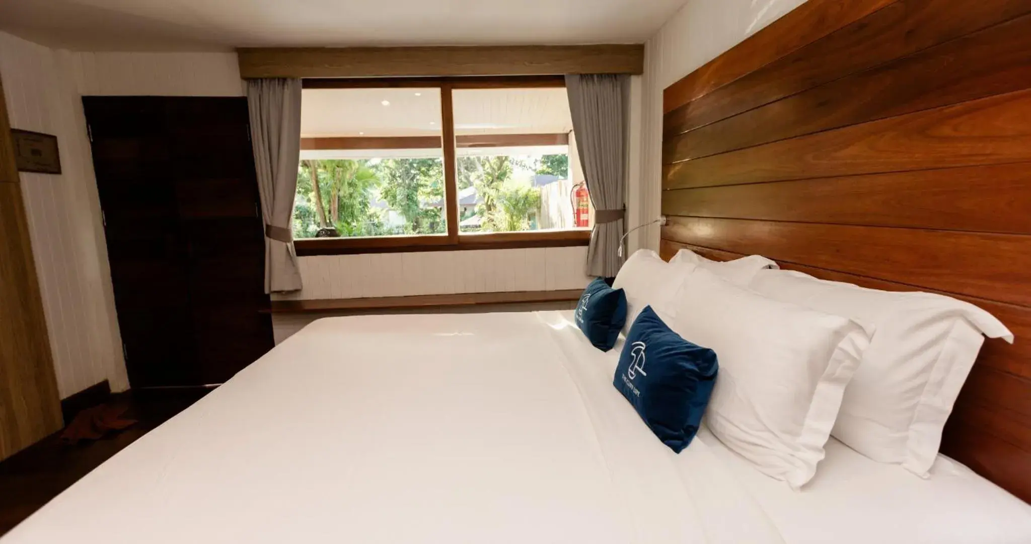 Bed in The Cliff Lipe Bed in The Cliff Lipe