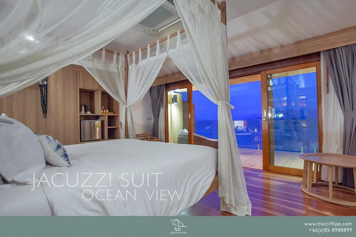 Bed in The Cliff Lipe