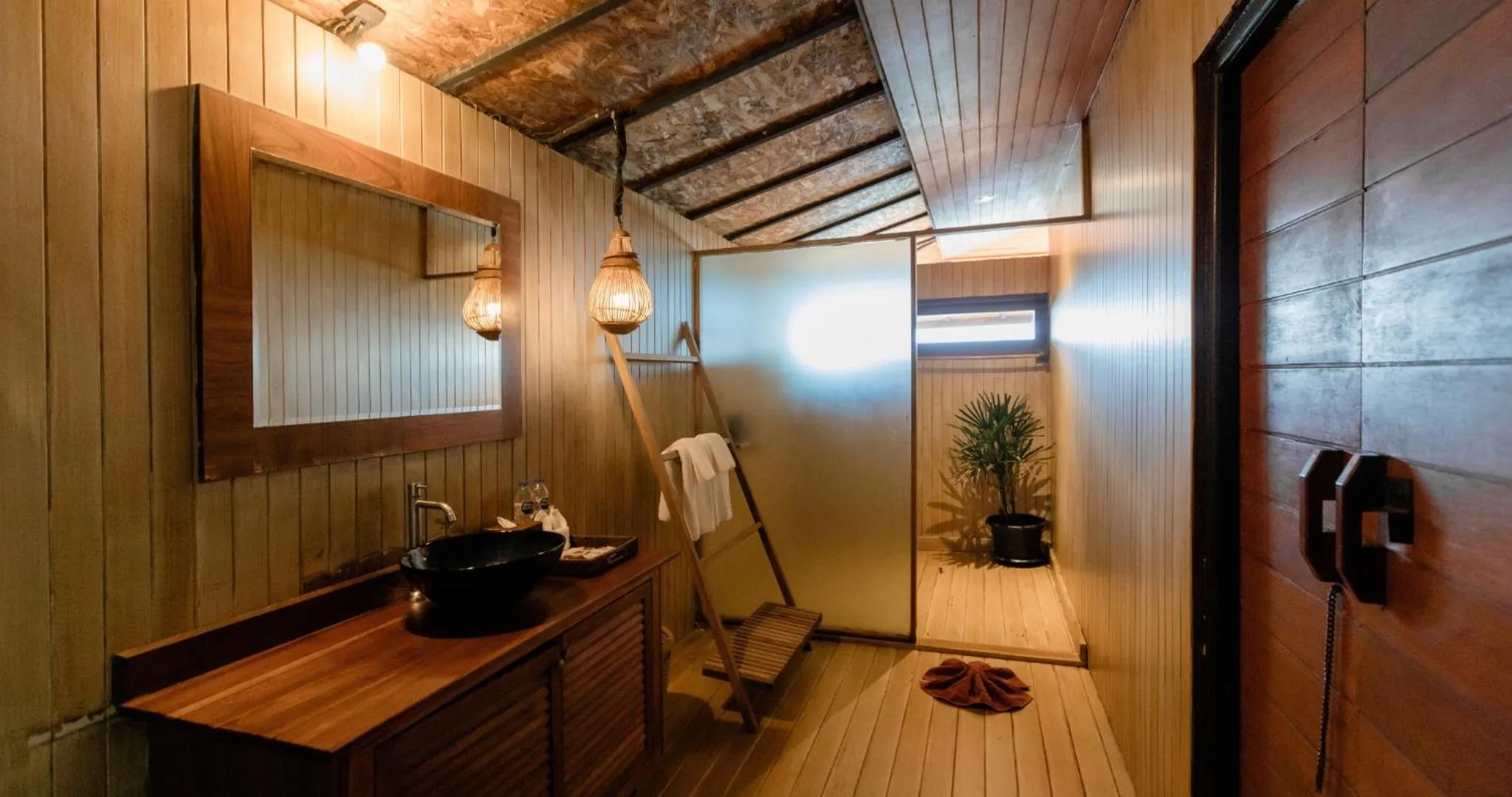 Bathroom in The Cliff Lipe