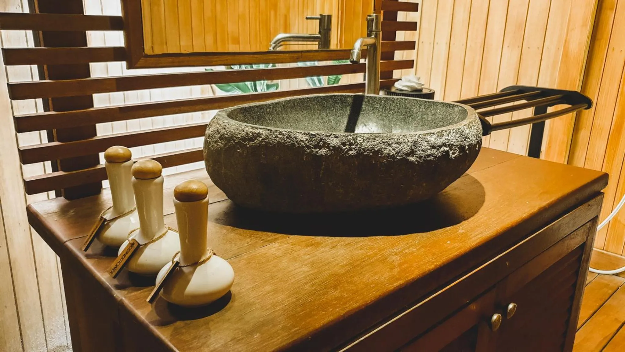 Bathroom in The Cliff Lipe