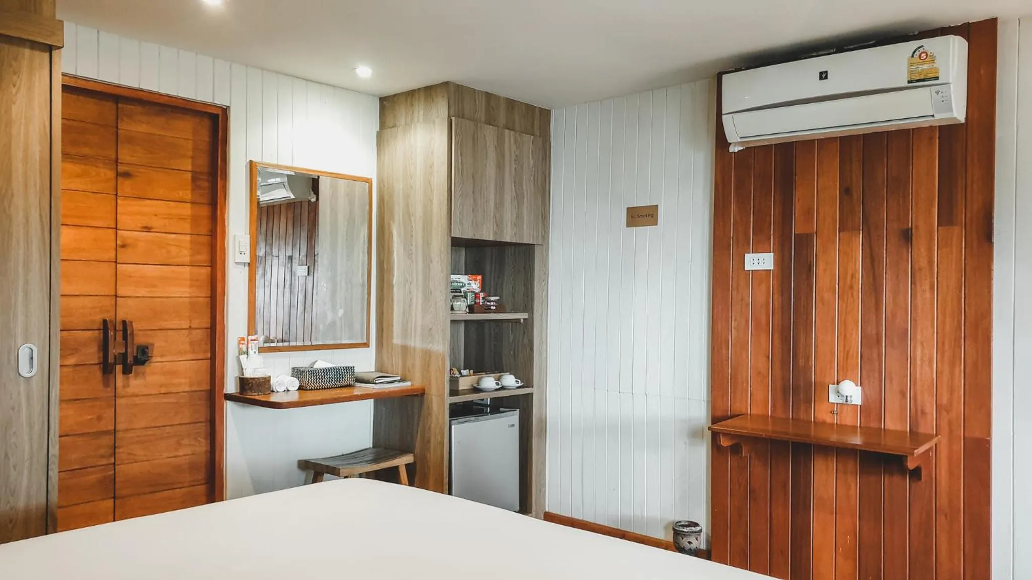 Bed in The Cliff Lipe