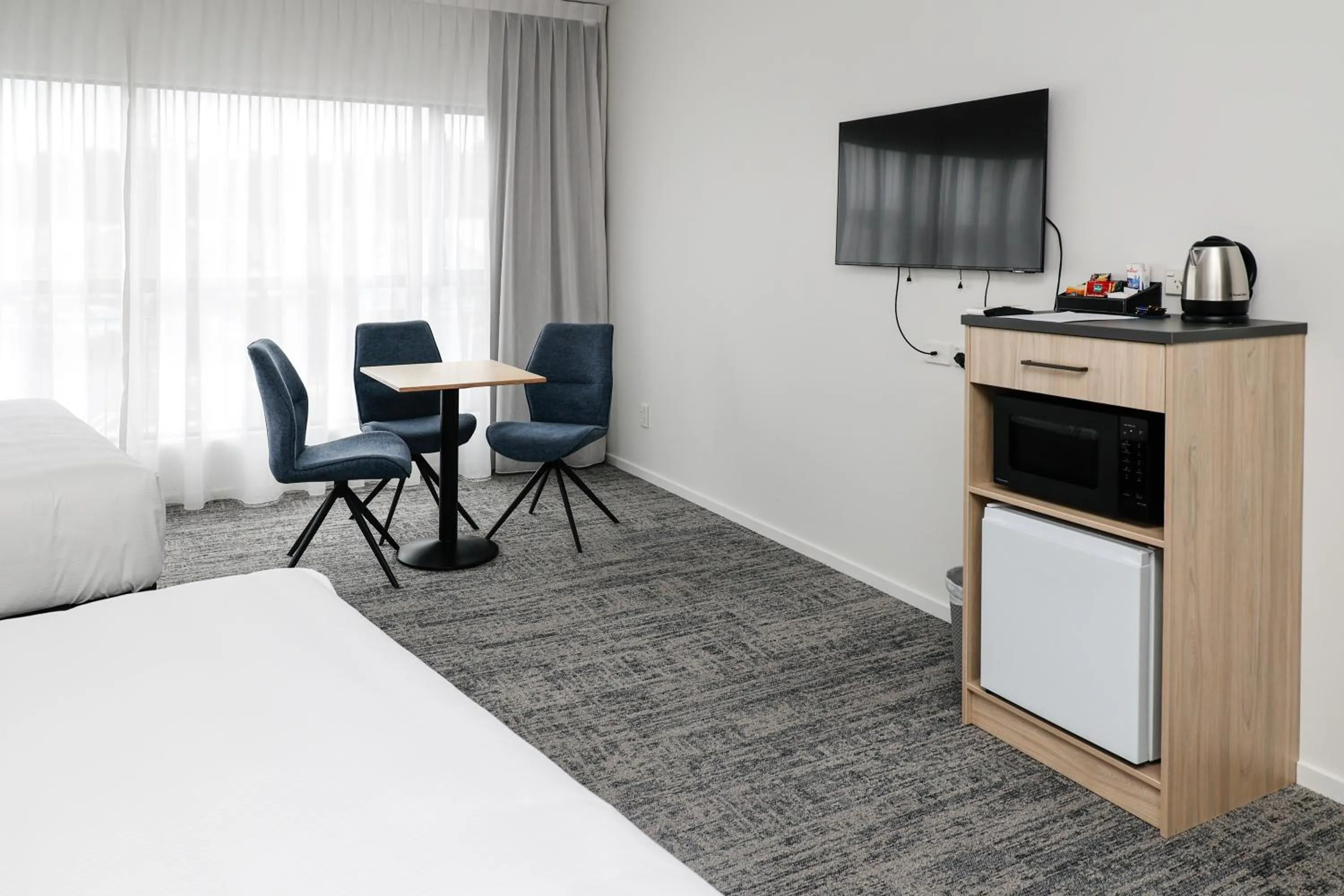 Bedroom, Bed in Airport Stays