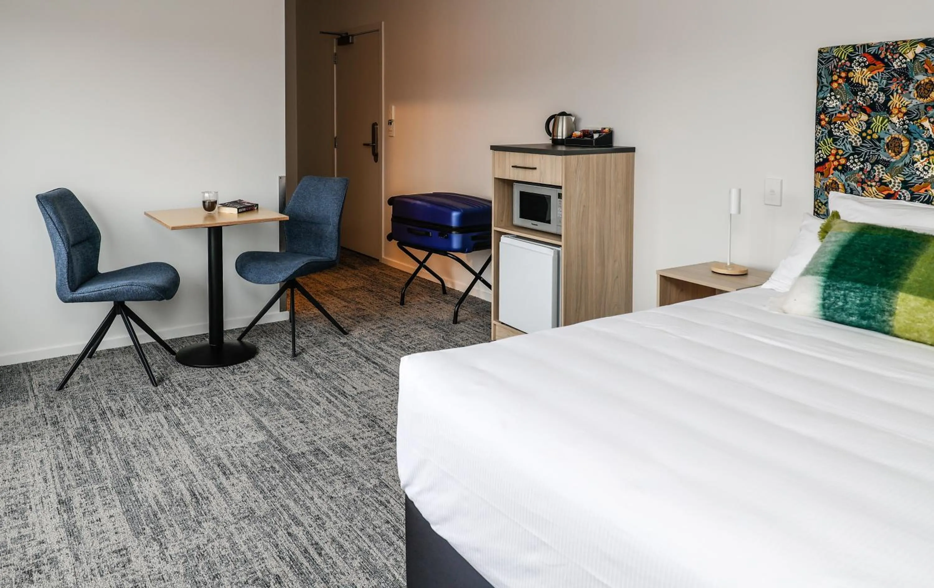 Bedroom, Bed in Airport Stays