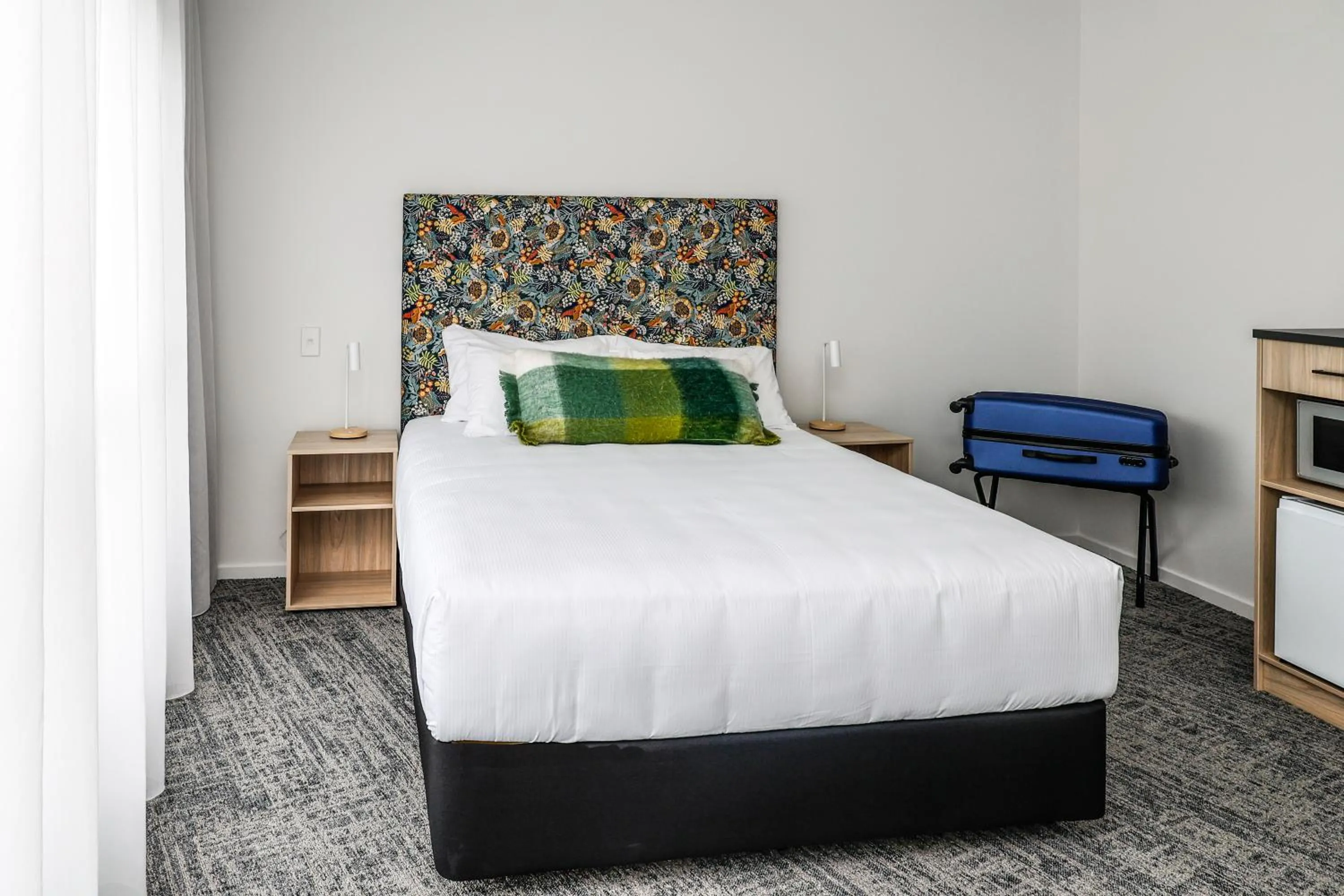 Bedroom, Bed in Airport Stays