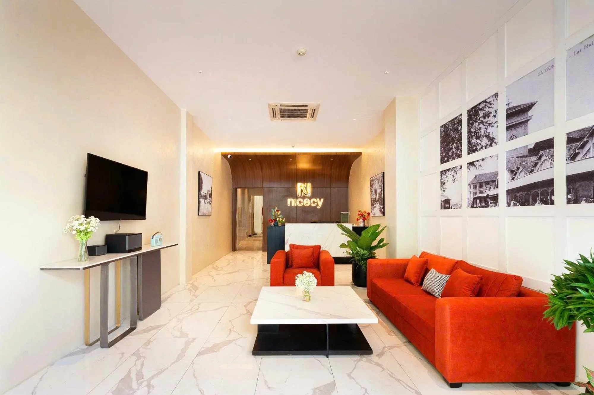 Communal lounge/ TV room in Nicecy Hotel - 218 Le Thanh Ton Street