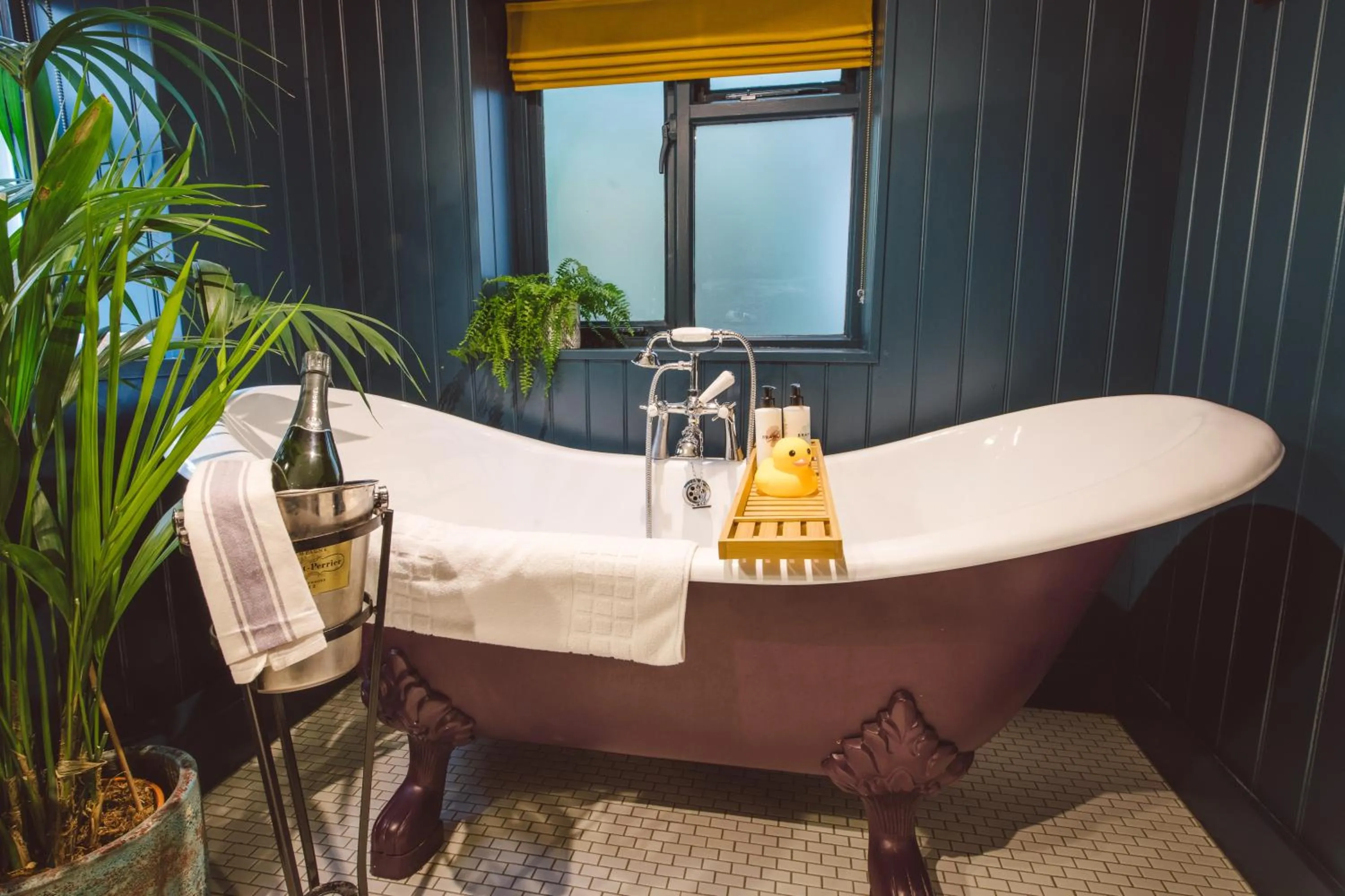 Bathroom in Bel And The Dragon-Churt