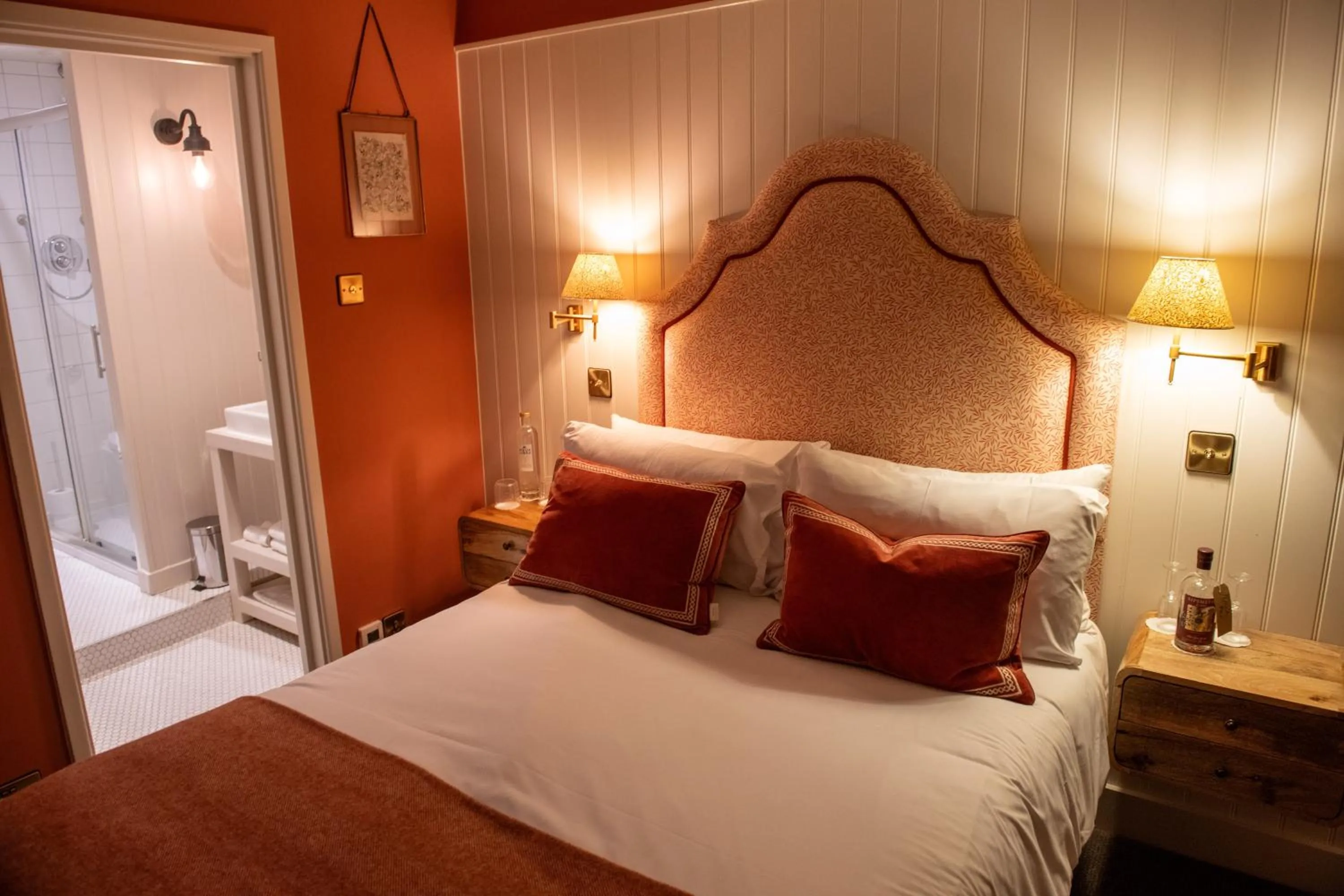 Bed in Bel And The Dragon-Churt