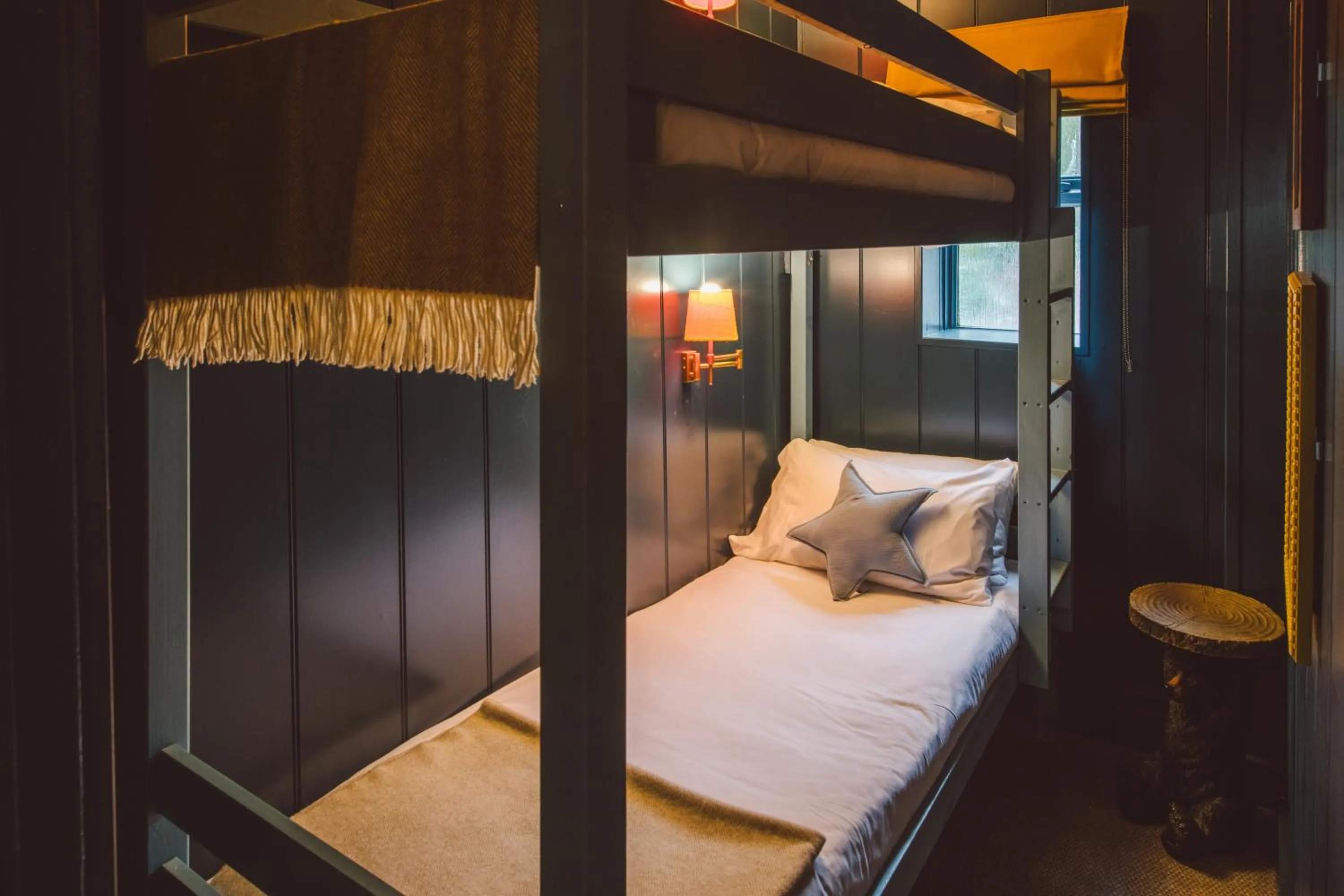 Bed in Bel And The Dragon-Churt