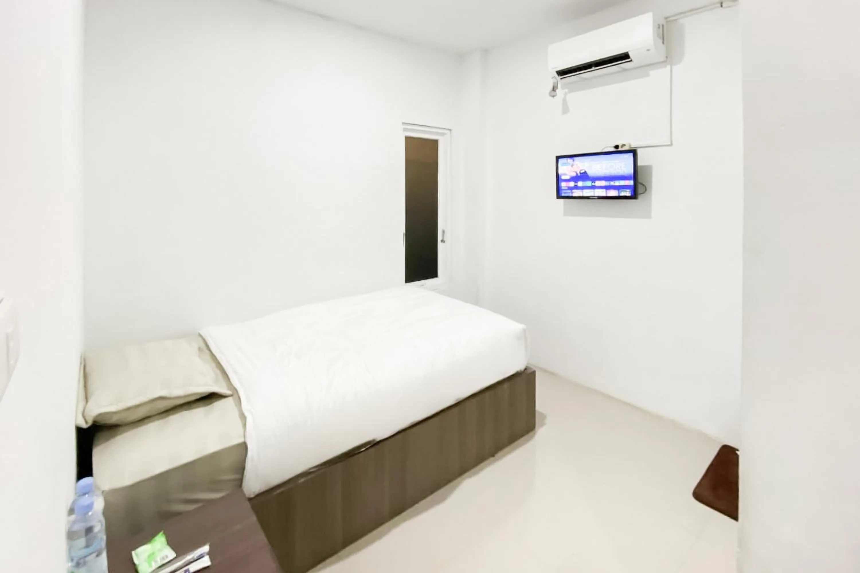 Bedroom, Bed in RedDoorz Syariah Medina House Aceh