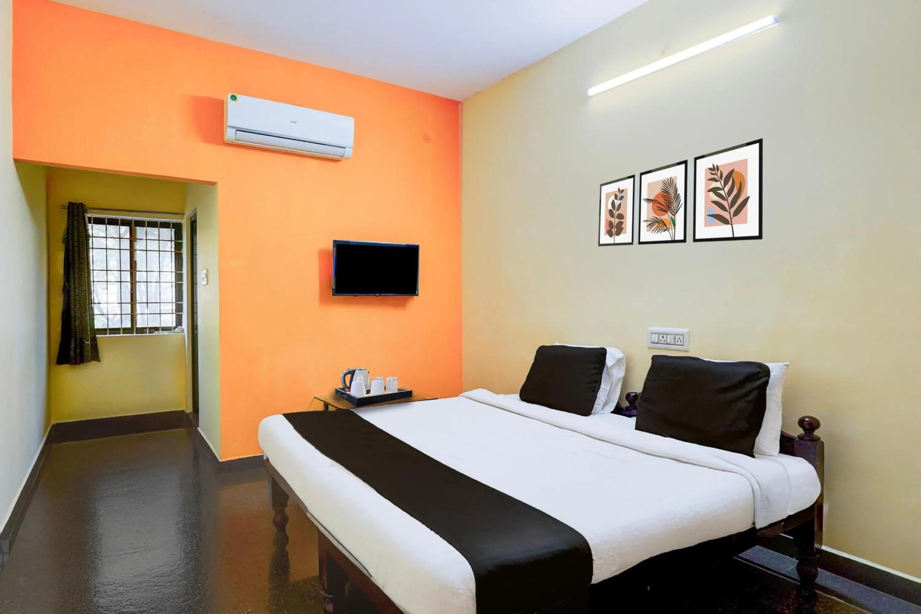 Bedroom, Bed in Super Hotel O Poigai Near Airport