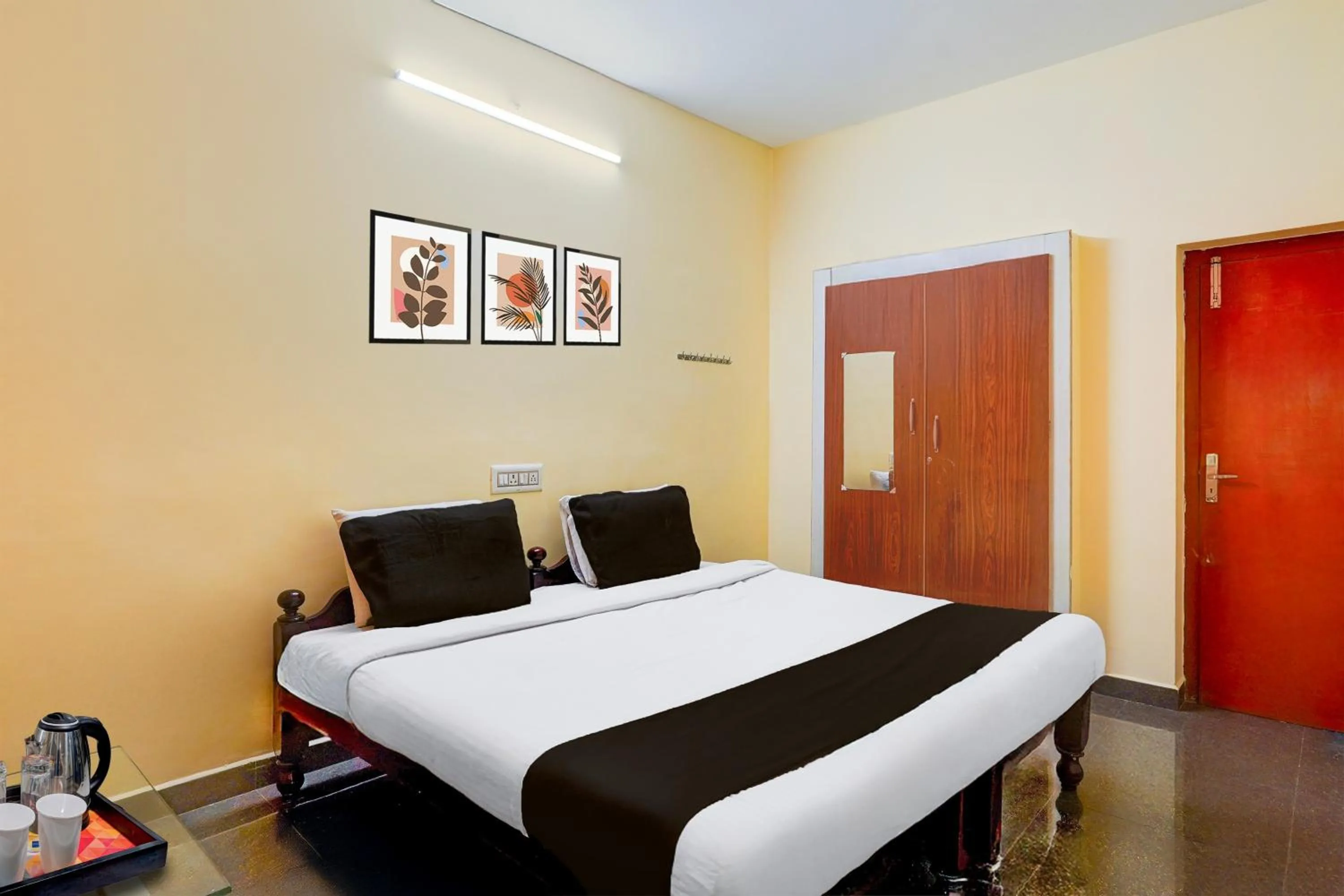 Bedroom, Bed in Super Hotel O Poigai Near Airport