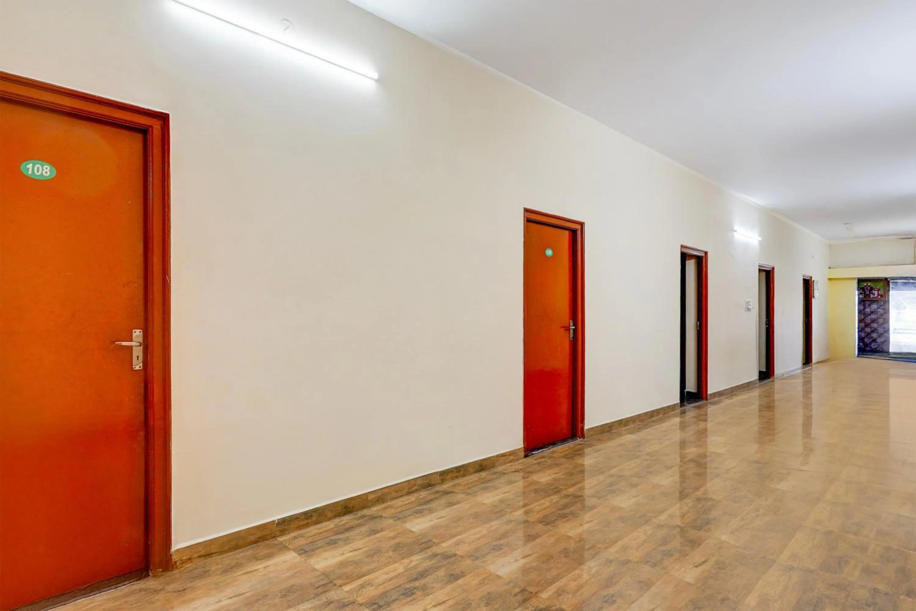 Lobby or reception in Super Hotel O Poigai Near Airport