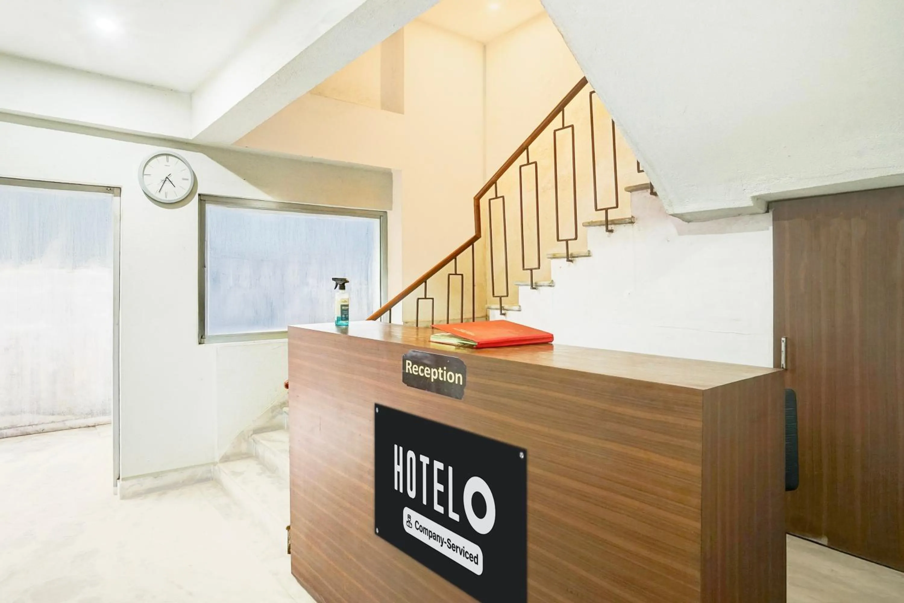 Lobby or reception in Super Hotel O Jagatpura Near JTM Mall Formerly Royan Inn