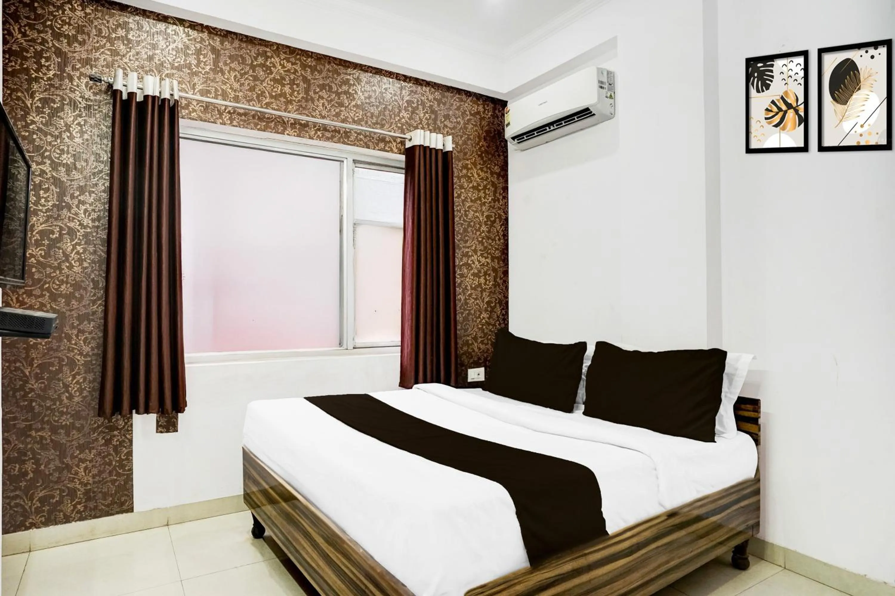 Bedroom, Bed in Hotel O Jagatpura Near JTM Mall Formerly Royan Inn