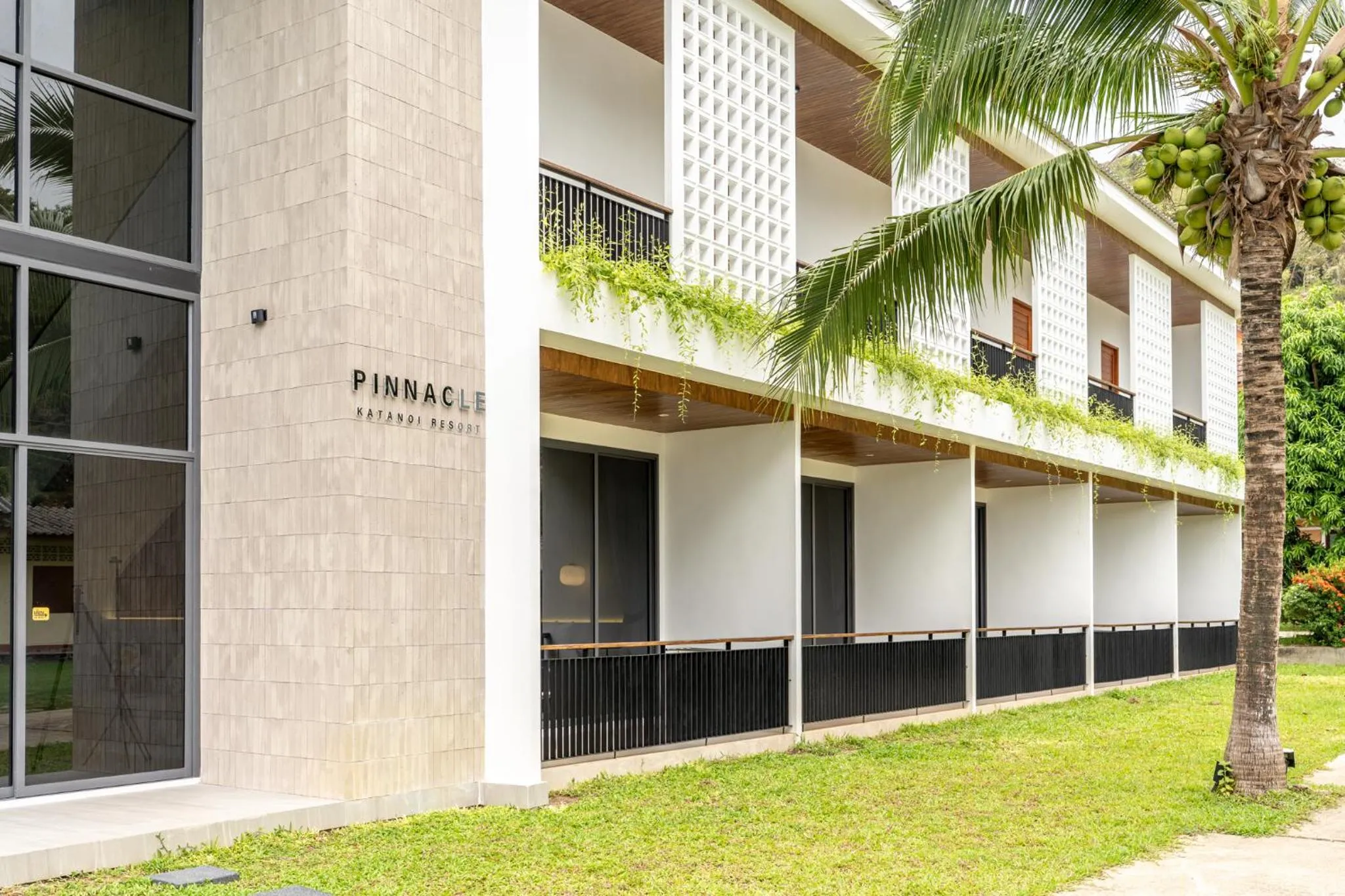 Property building in The Pinnacle Katanoi
