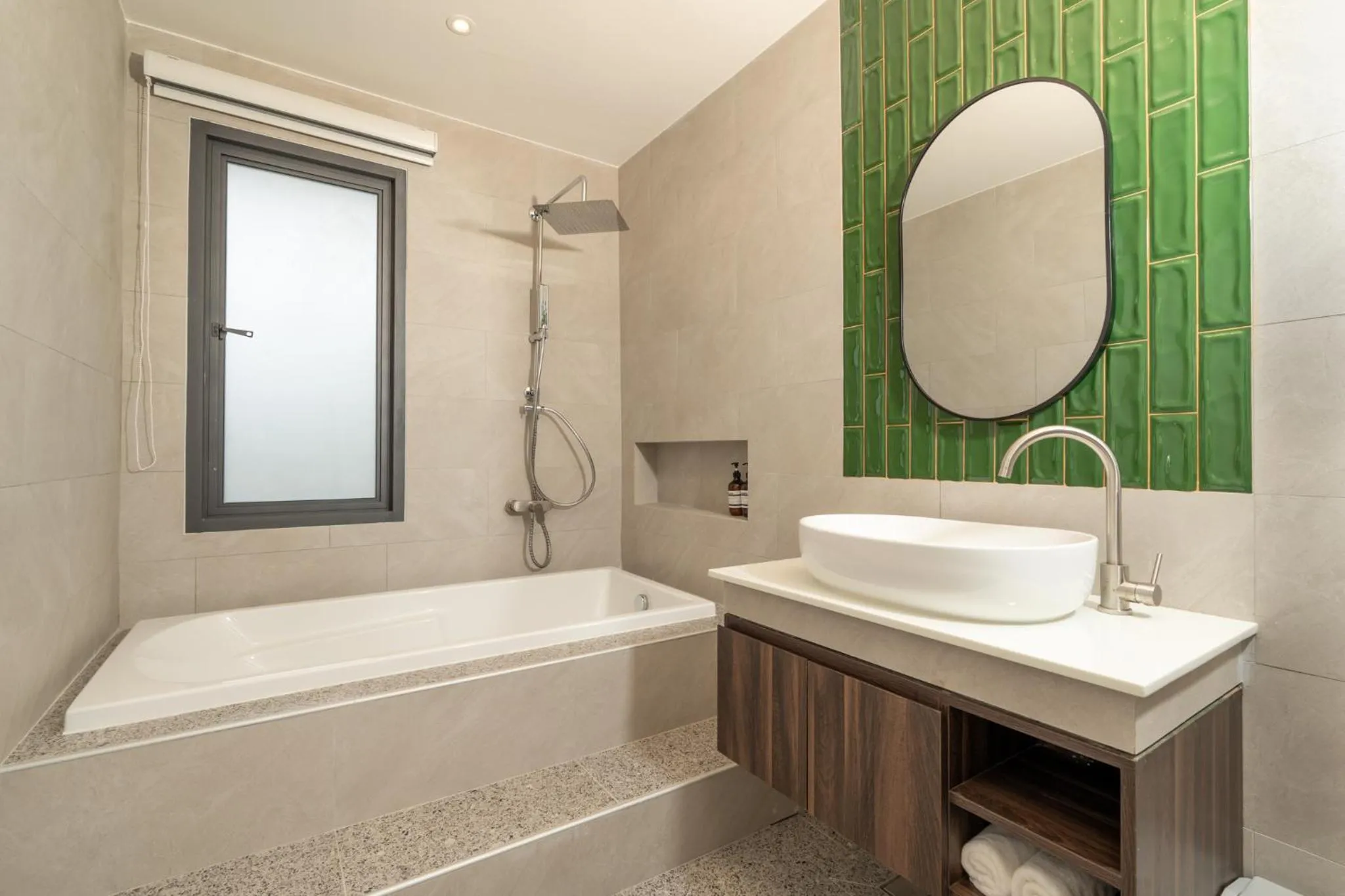 Bathroom in The Pinnacle Katanoi