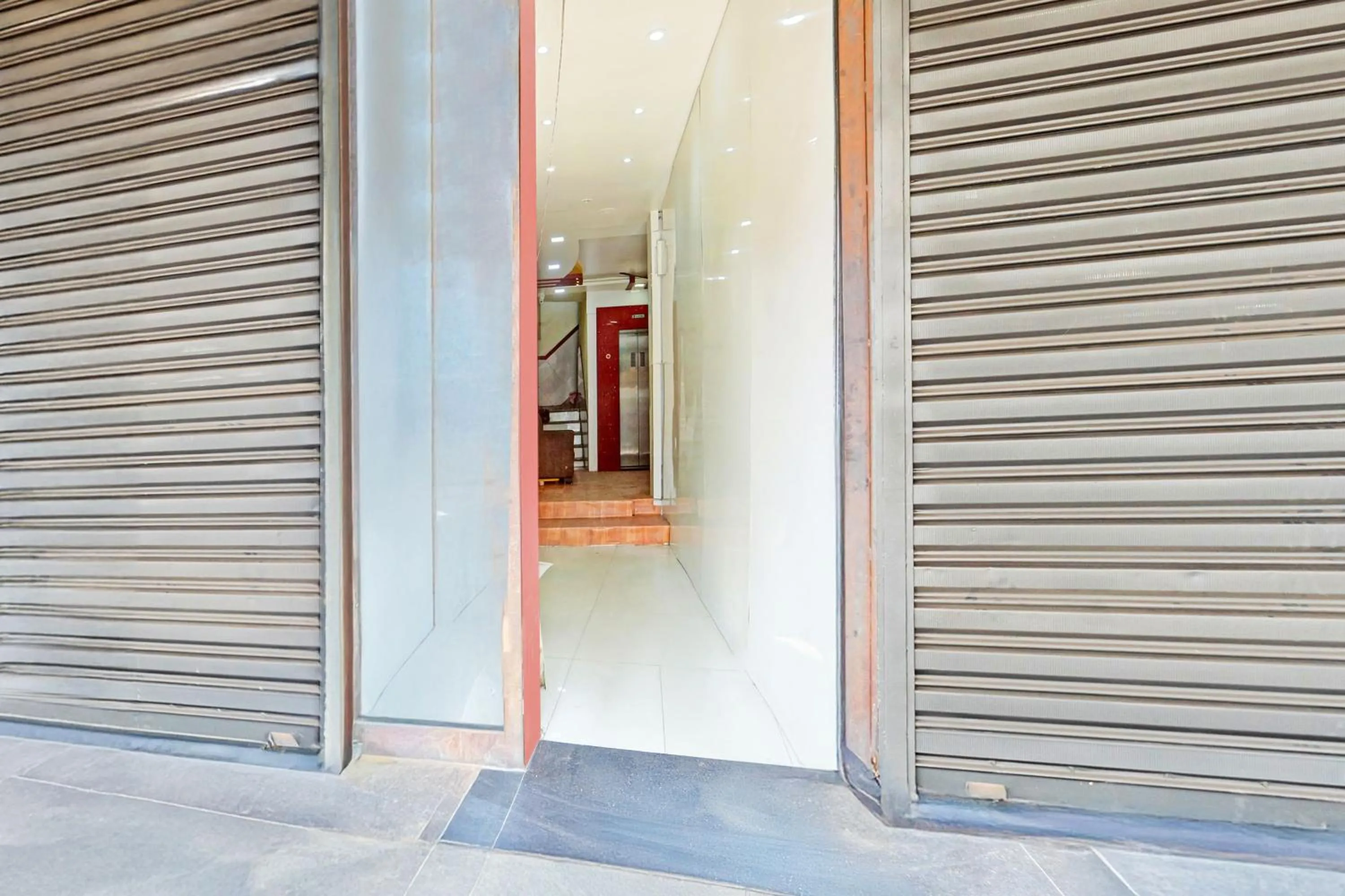 Facade/entrance in Super Hotel O Kesarganj Formerly Suman Palace