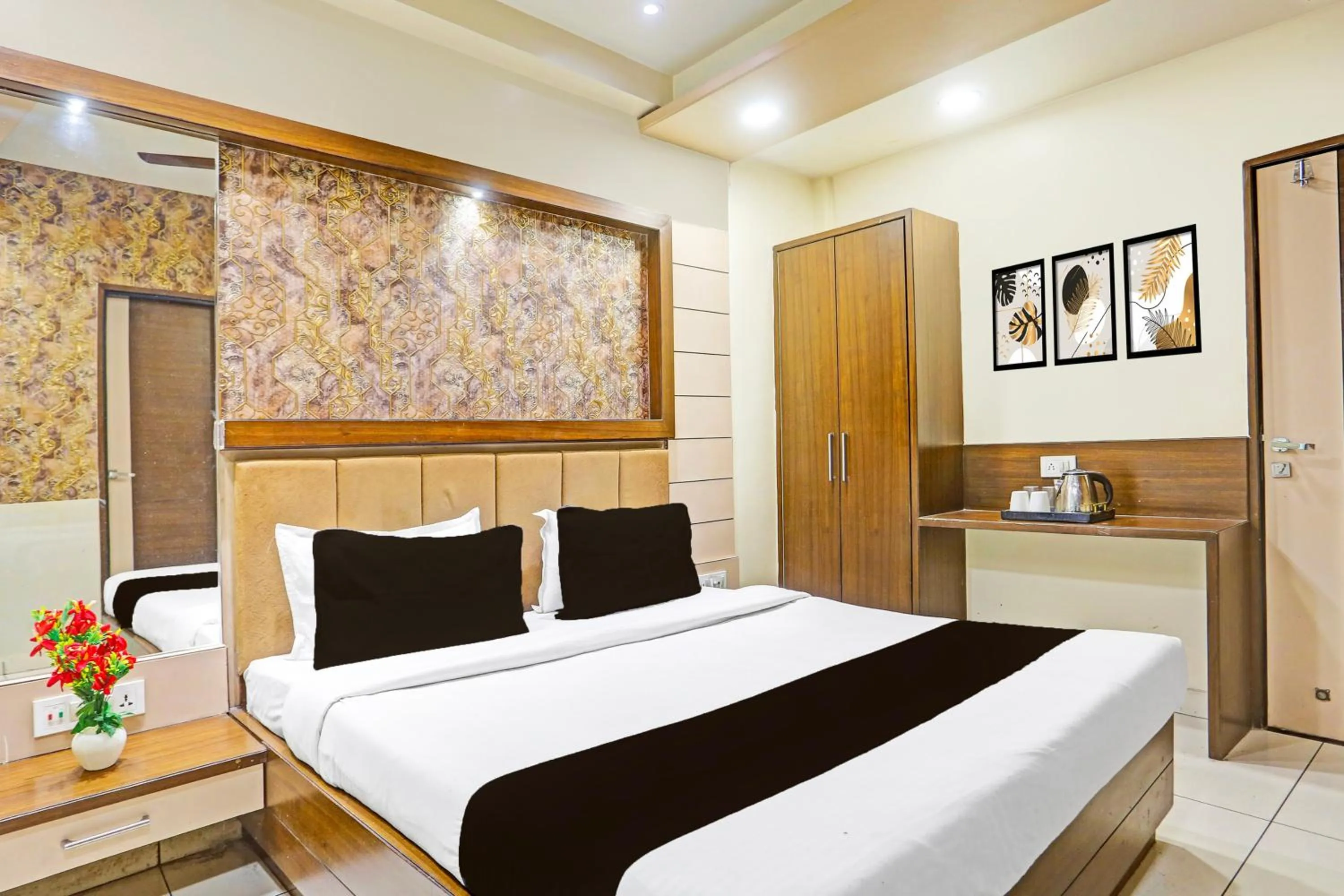 Bedroom, Bed in Super Hotel O Kesarganj Formerly Suman Palace