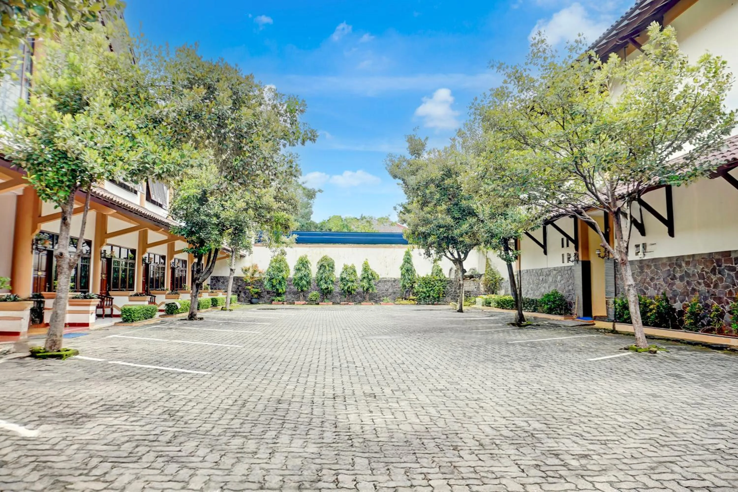 Garden in Collection O Pekalongan Near Pasar Batik Setono Formerly Hotel Jayadipa