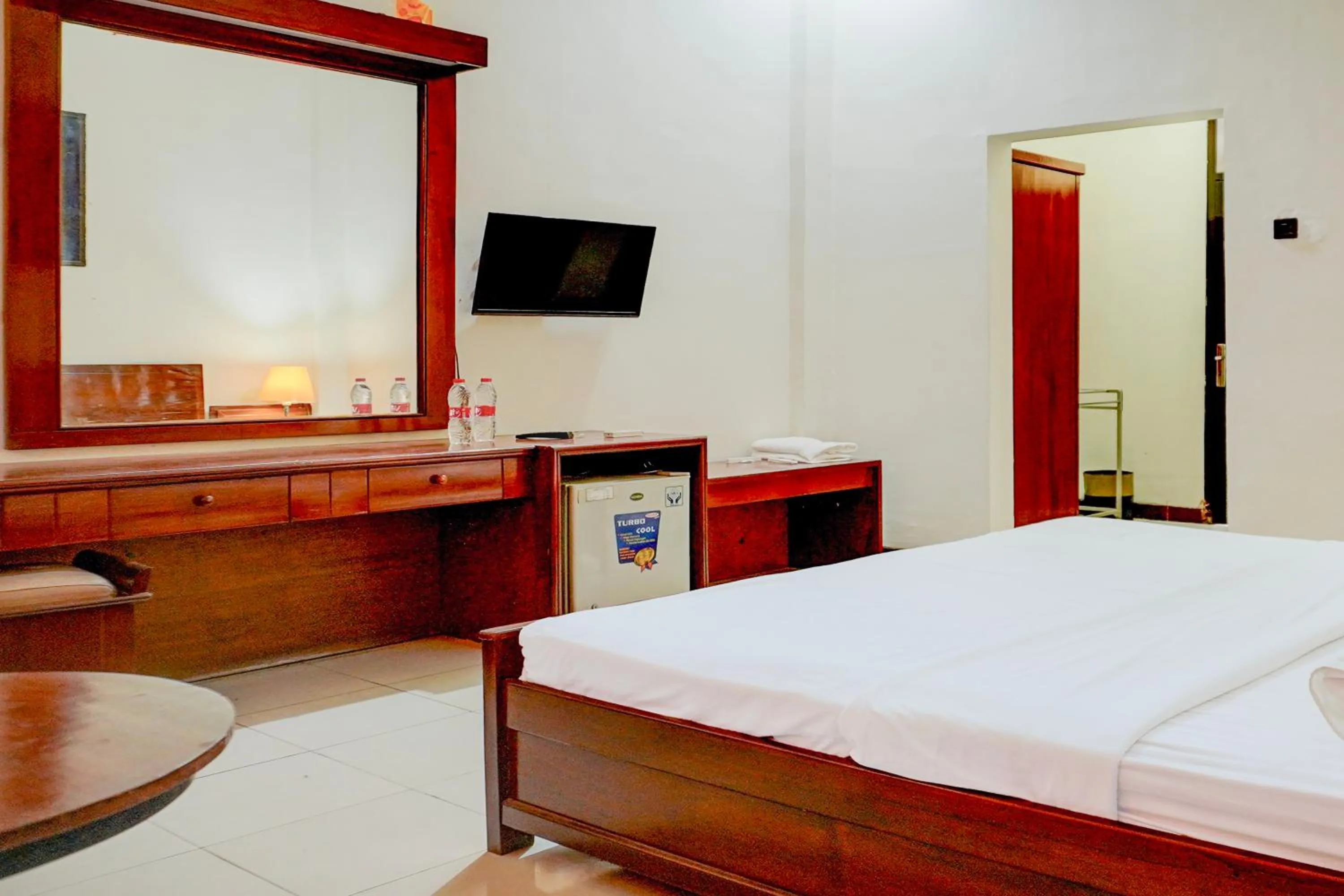 Bedroom in Collection O Pekalongan Near Pasar Batik Setono Formerly Hotel Jayadipa