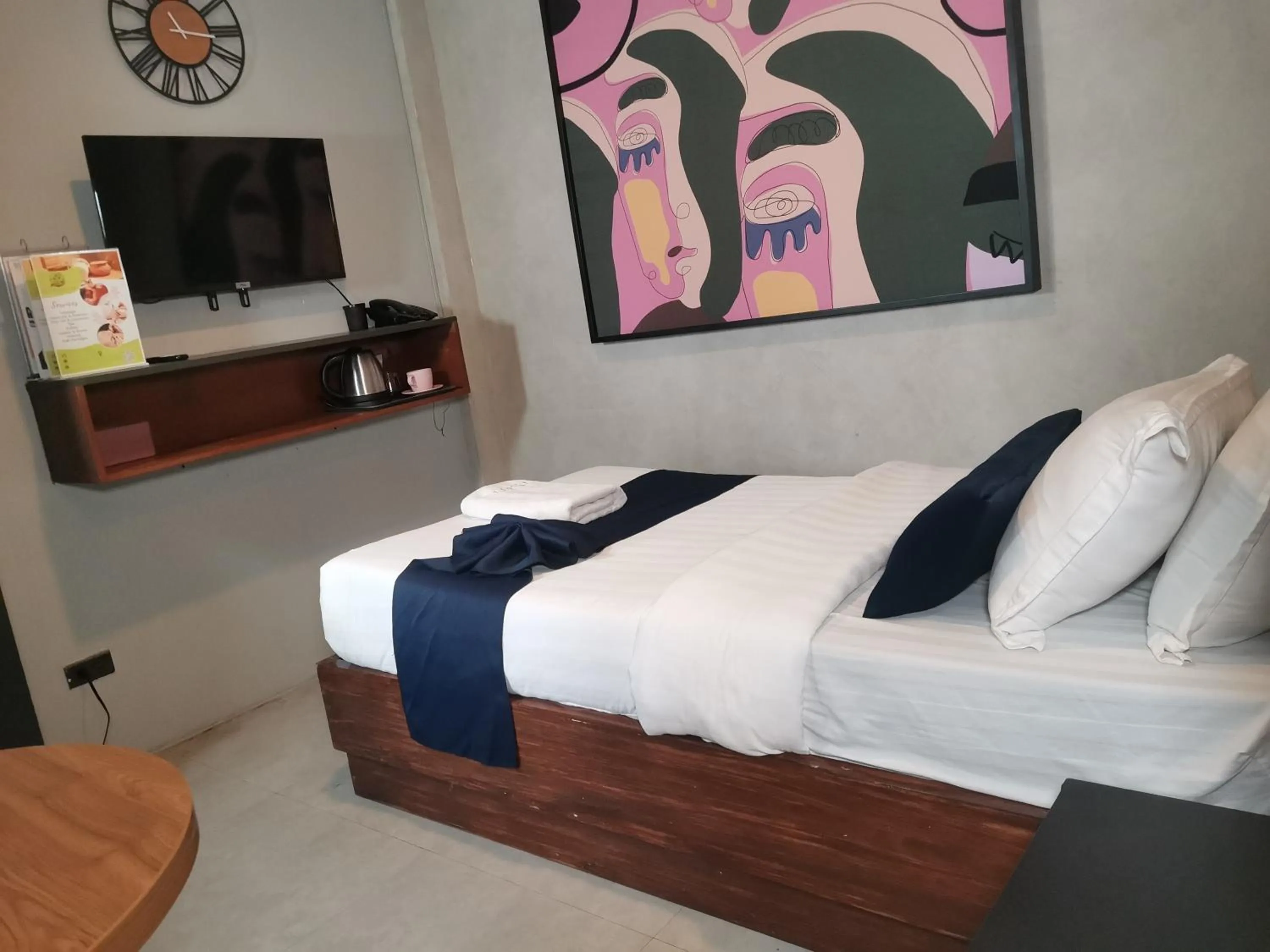 Bedroom, Bed in Townhouse Oak Grey Hotel Near Clark International Airport