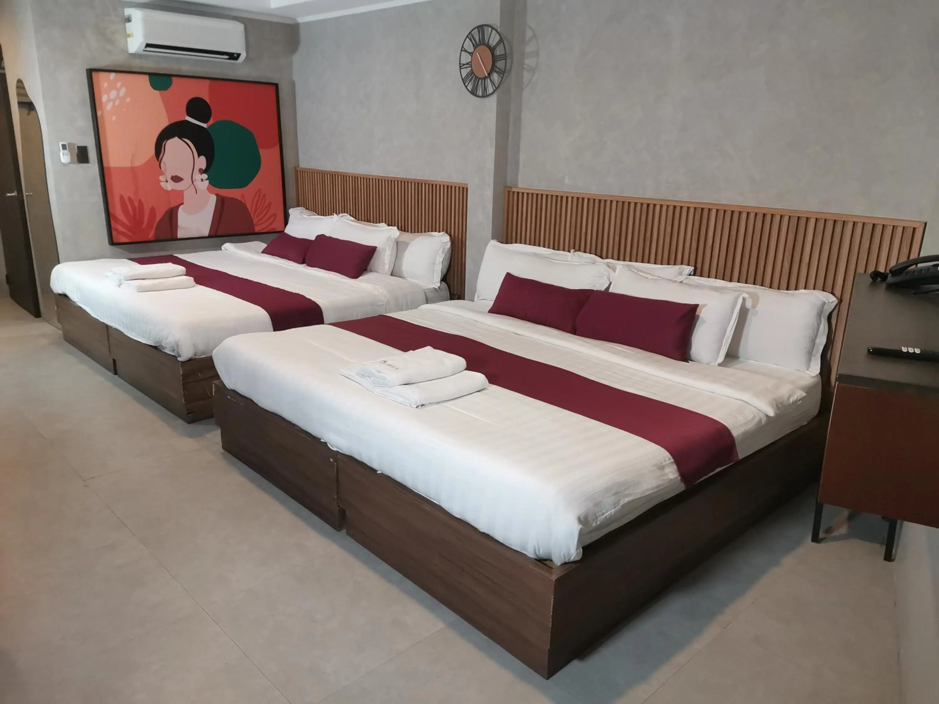 Bedroom, Bed in Townhouse Oak Grey Hotel Near Clark International Airport