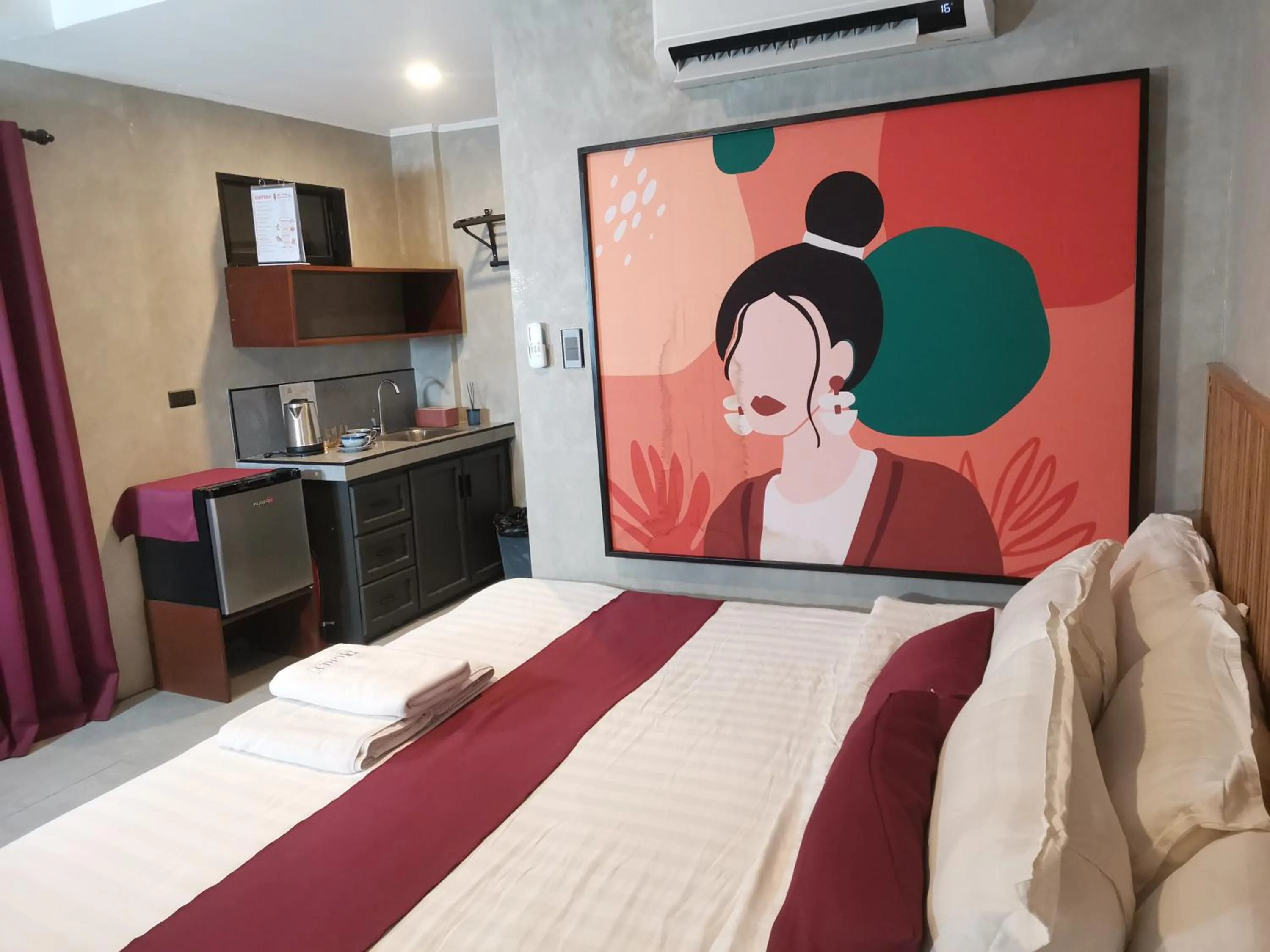 Bedroom, Bed in Townhouse Oak Grey Hotel Near Clark International Airport