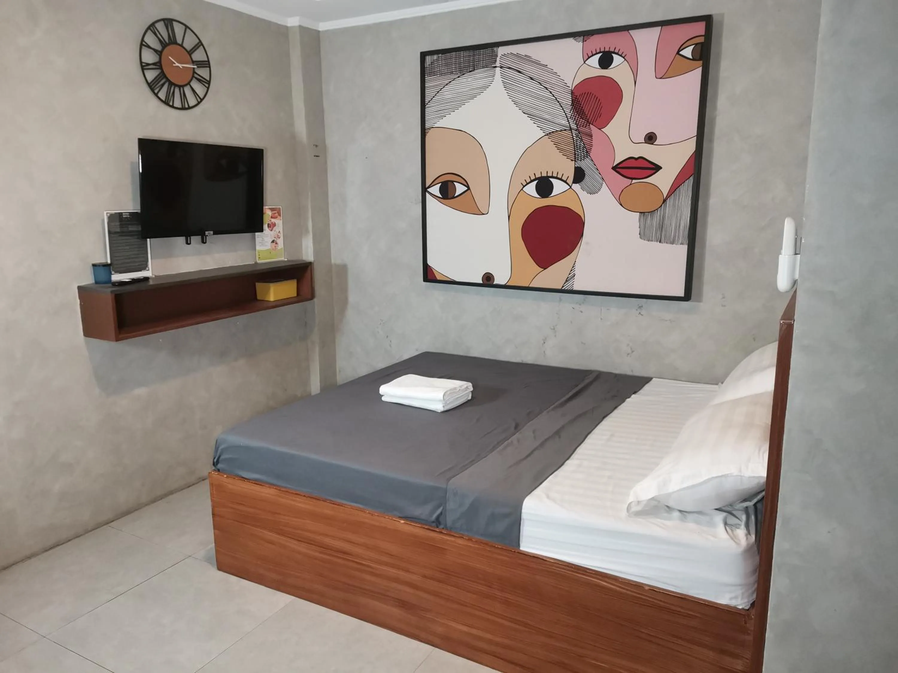Bedroom, Bed in Townhouse Oak Grey Hotel Near Clark International Airport