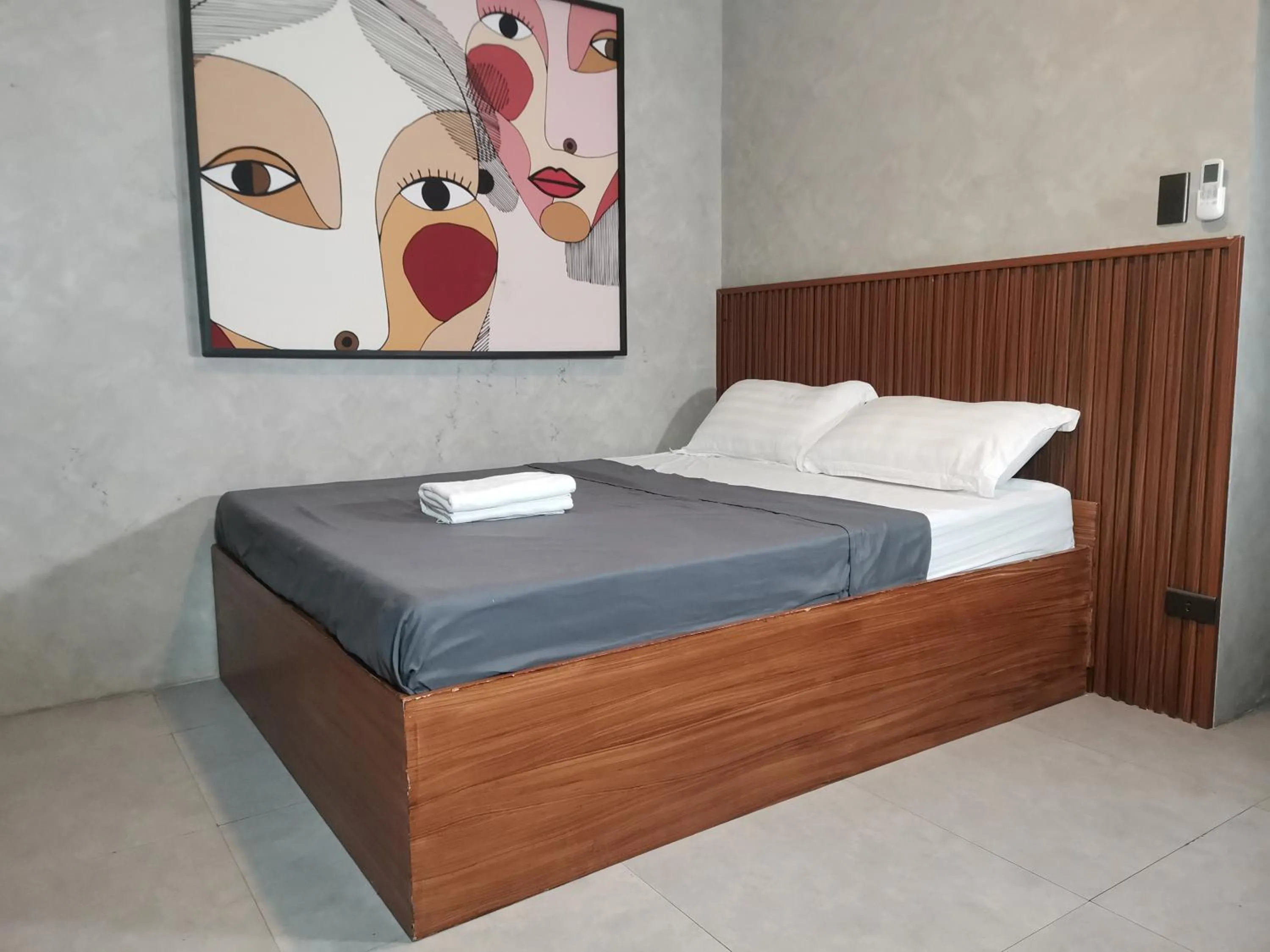 Bedroom, Bed in Townhouse Oak Grey Hotel Near Clark International Airport