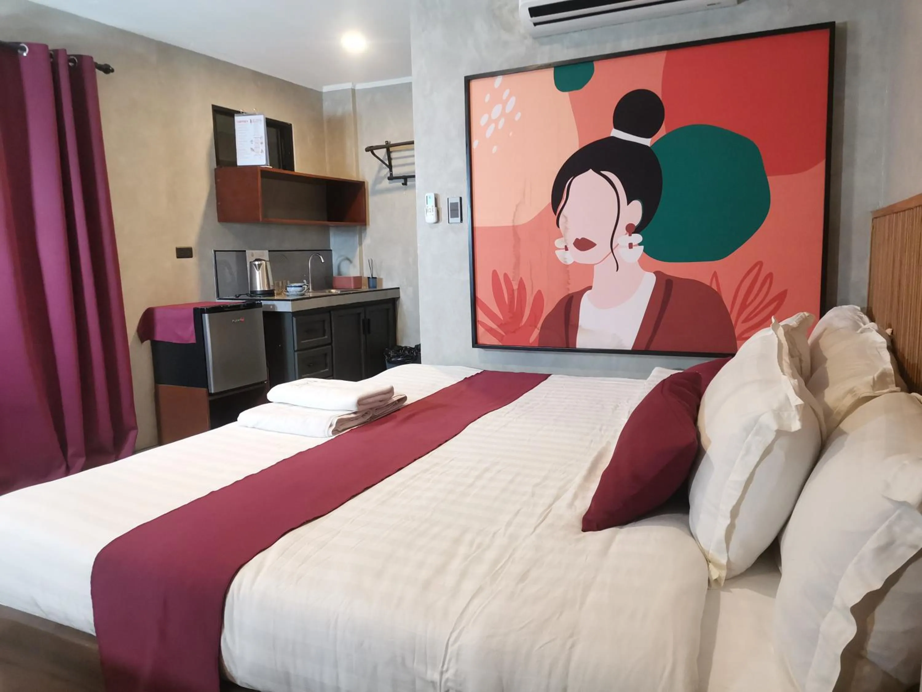 Bedroom, Bed in Townhouse Oak Grey Hotel Near Clark International Airport