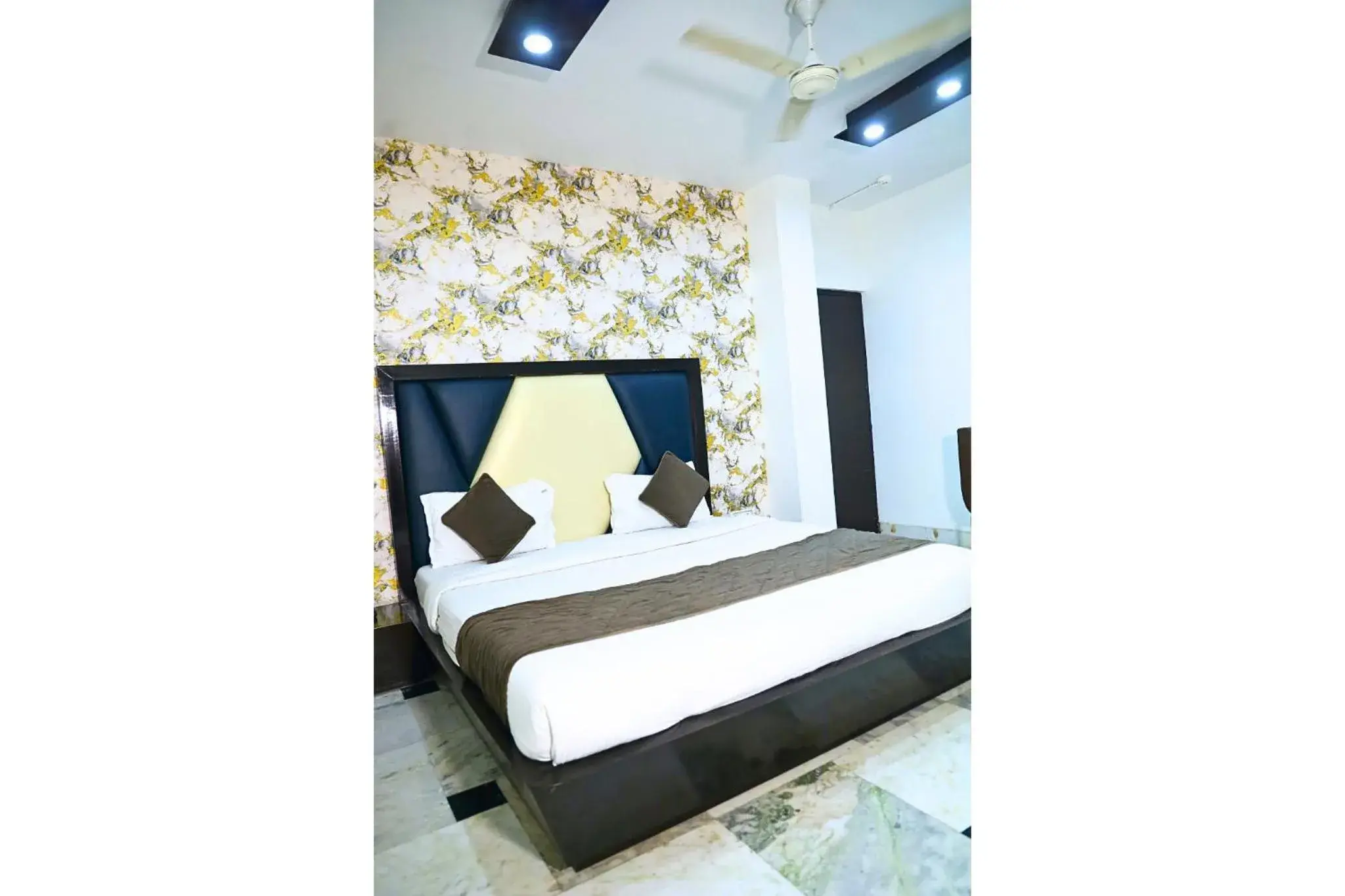 Double Room in Hotel Good Palace Karol Bagh Double Room in Hotel Good Palace Karol Bagh