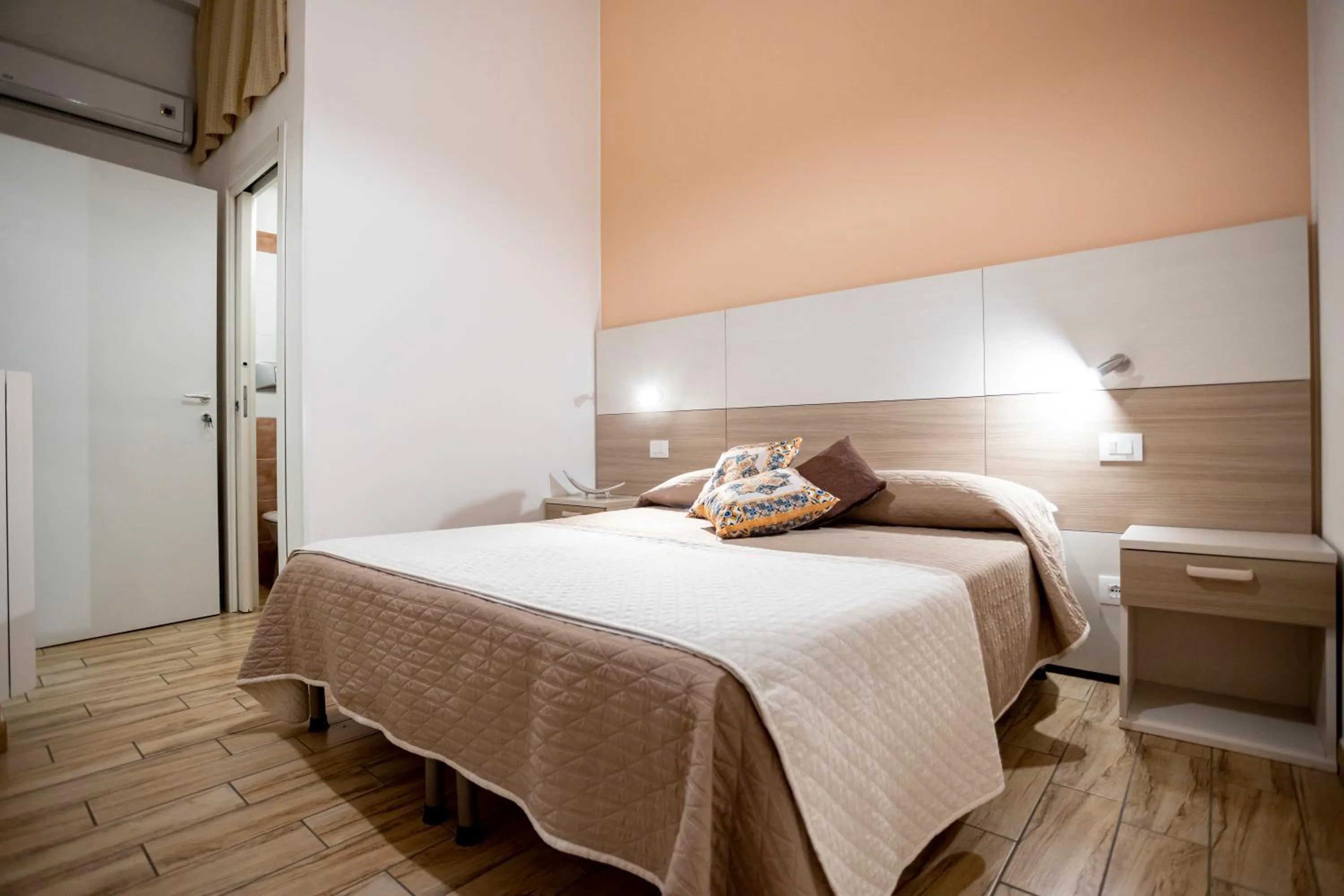 Photo of the whole room, Bed in Trapani Home