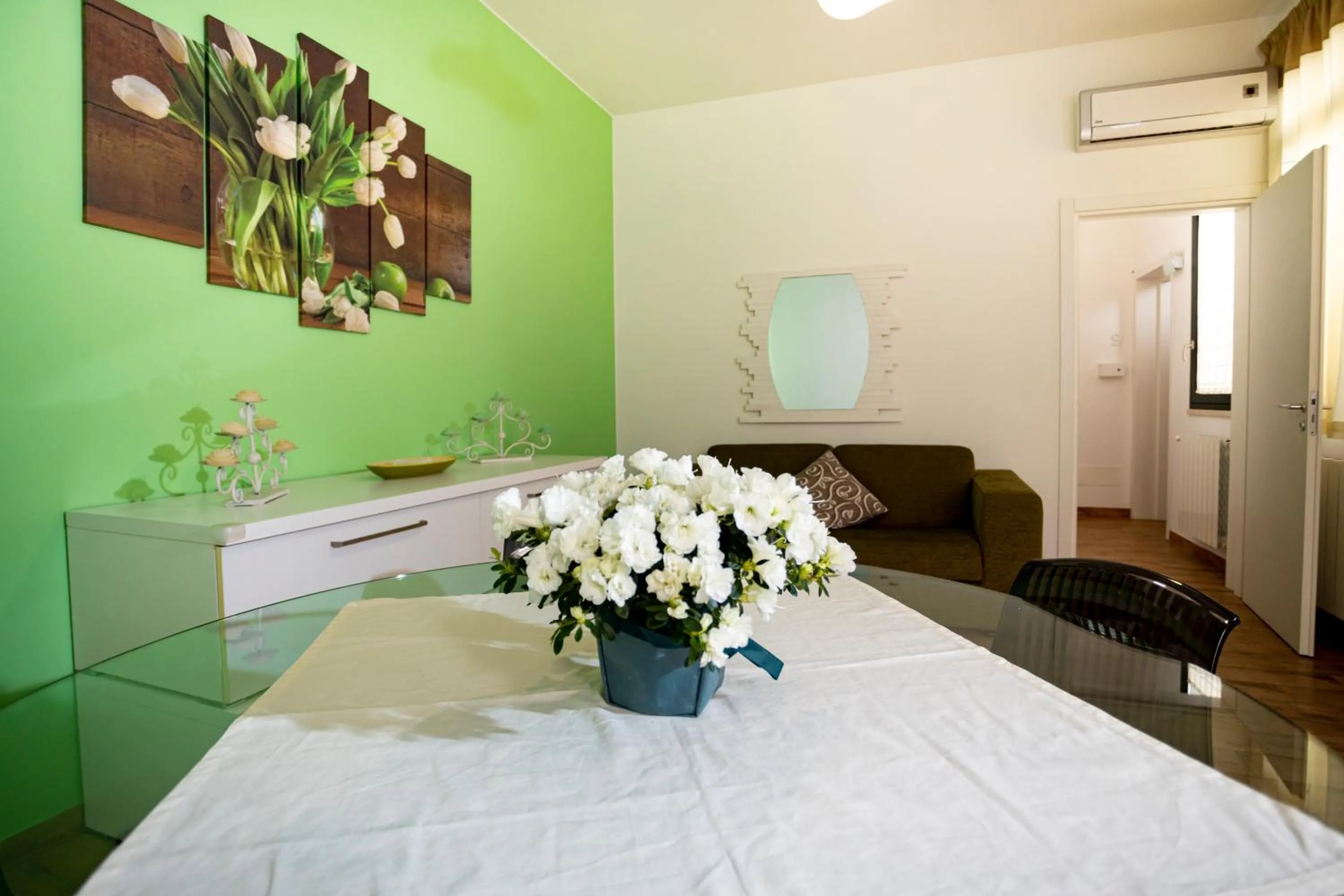 Living room, Bed in Trapani Home