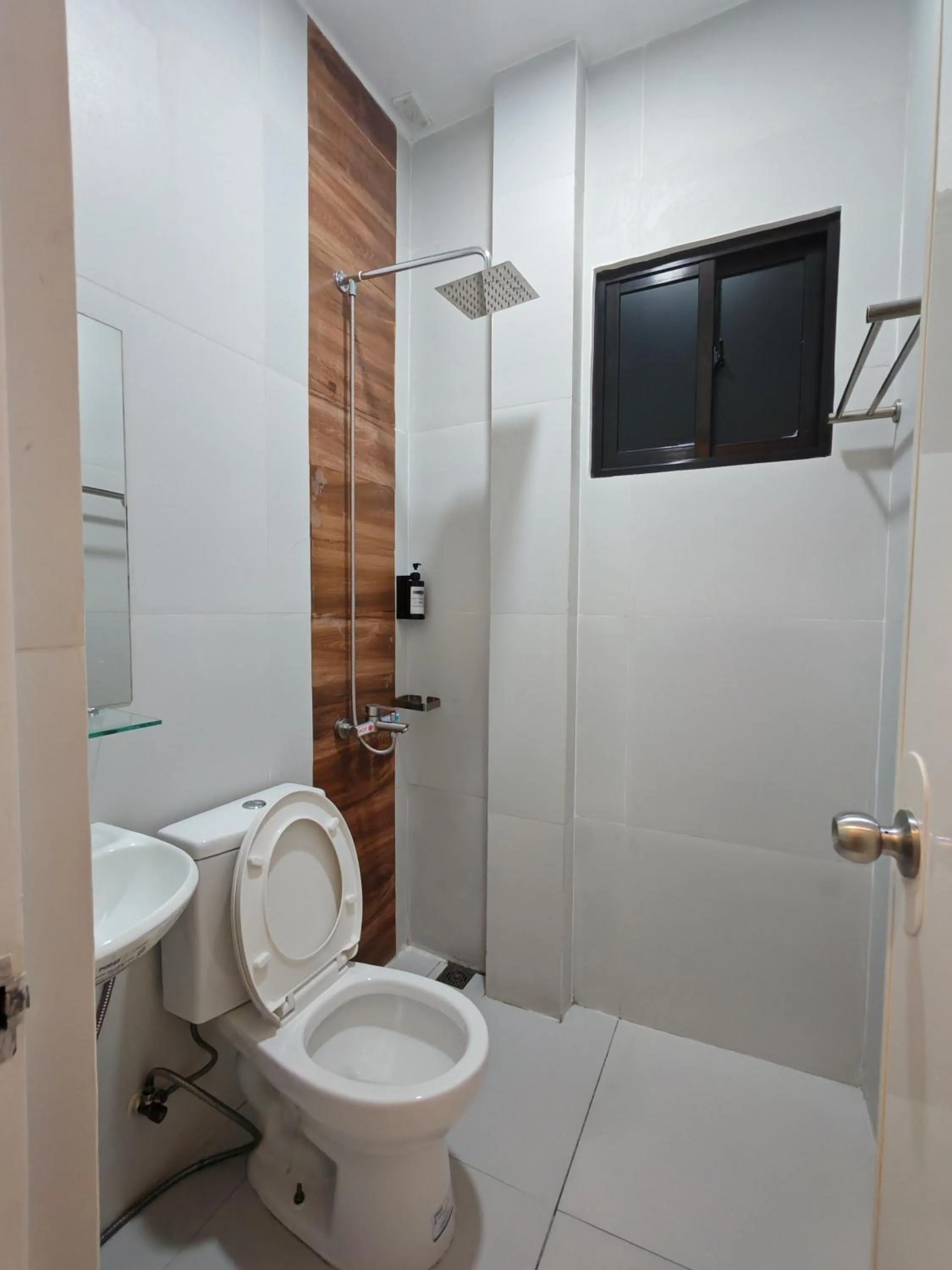 Bed in ZenSuites Hotel Tacloban