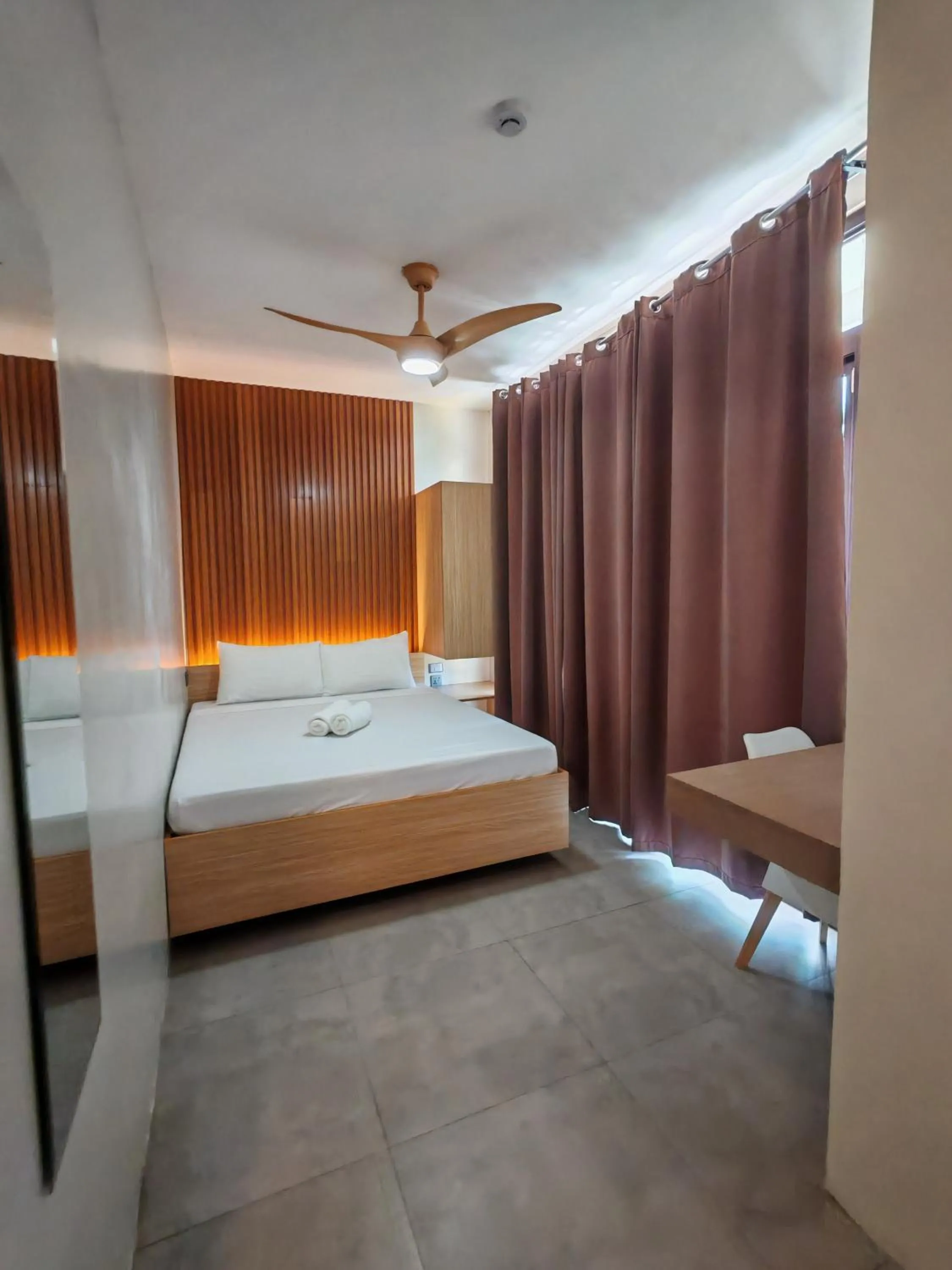 room service, Bed in ZenSuites Hotel Tacloban