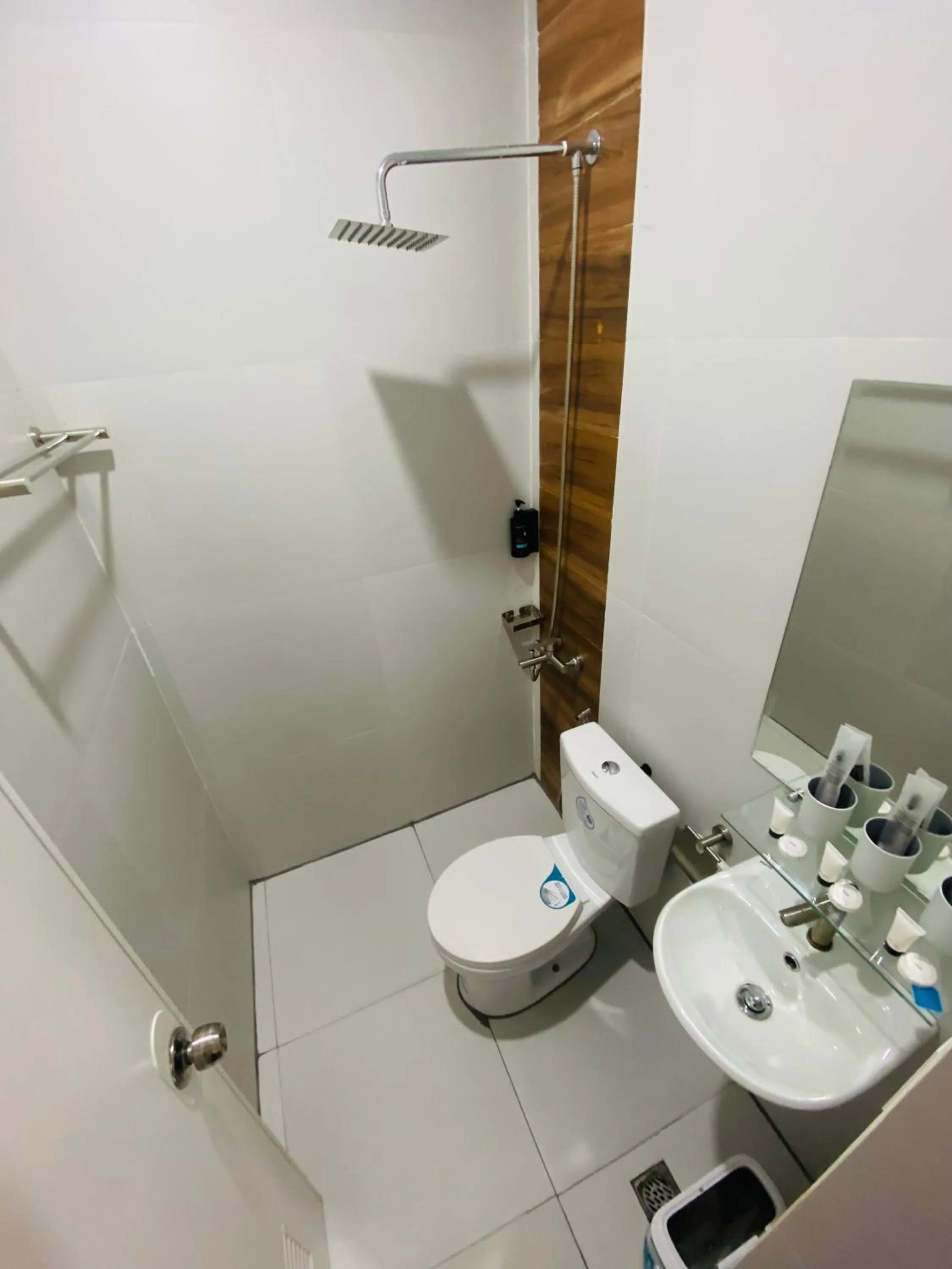 Shower in ZenSuites Hotel Tacloban