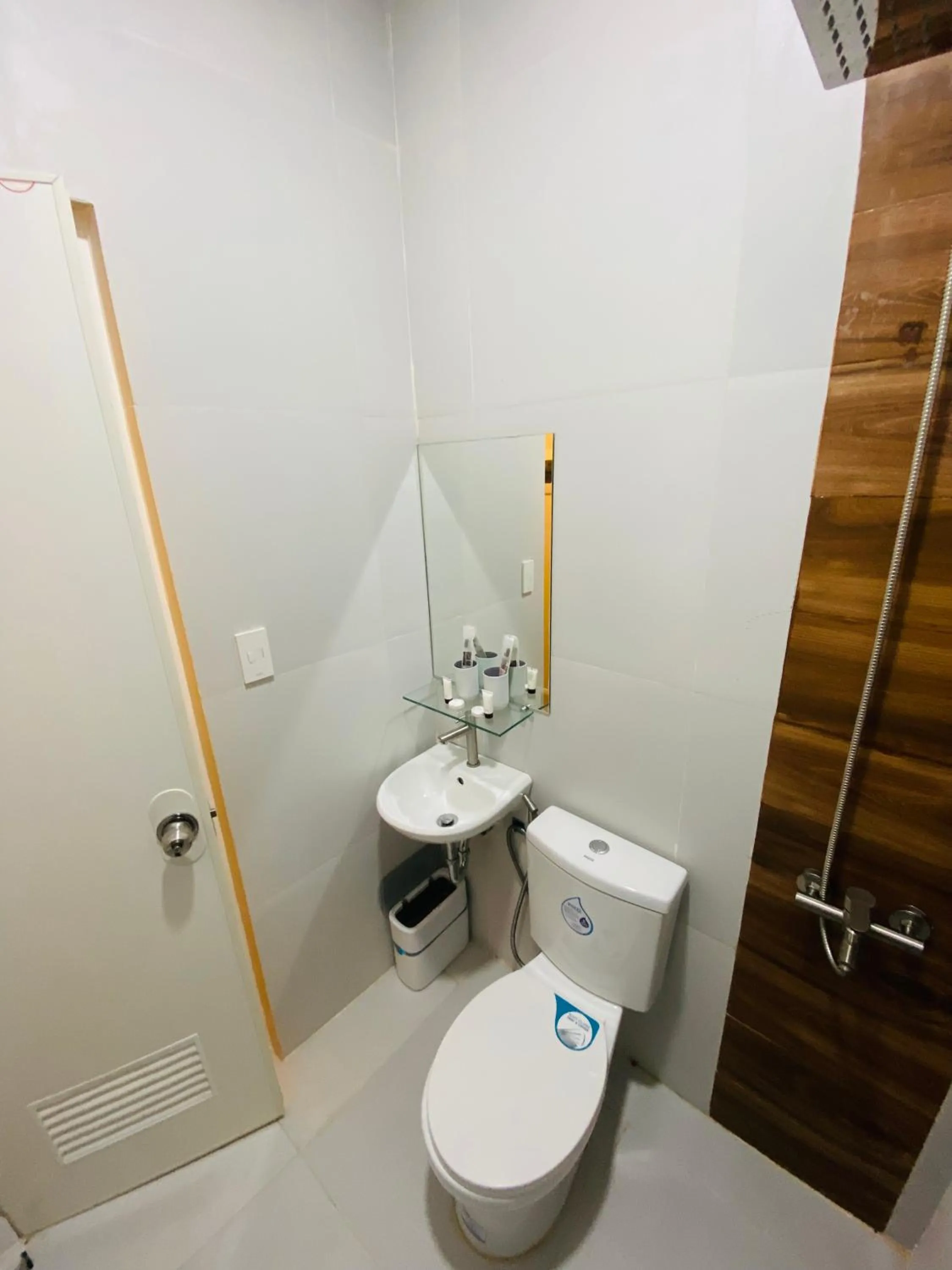 Shower in ZenSuites Hotel Tacloban