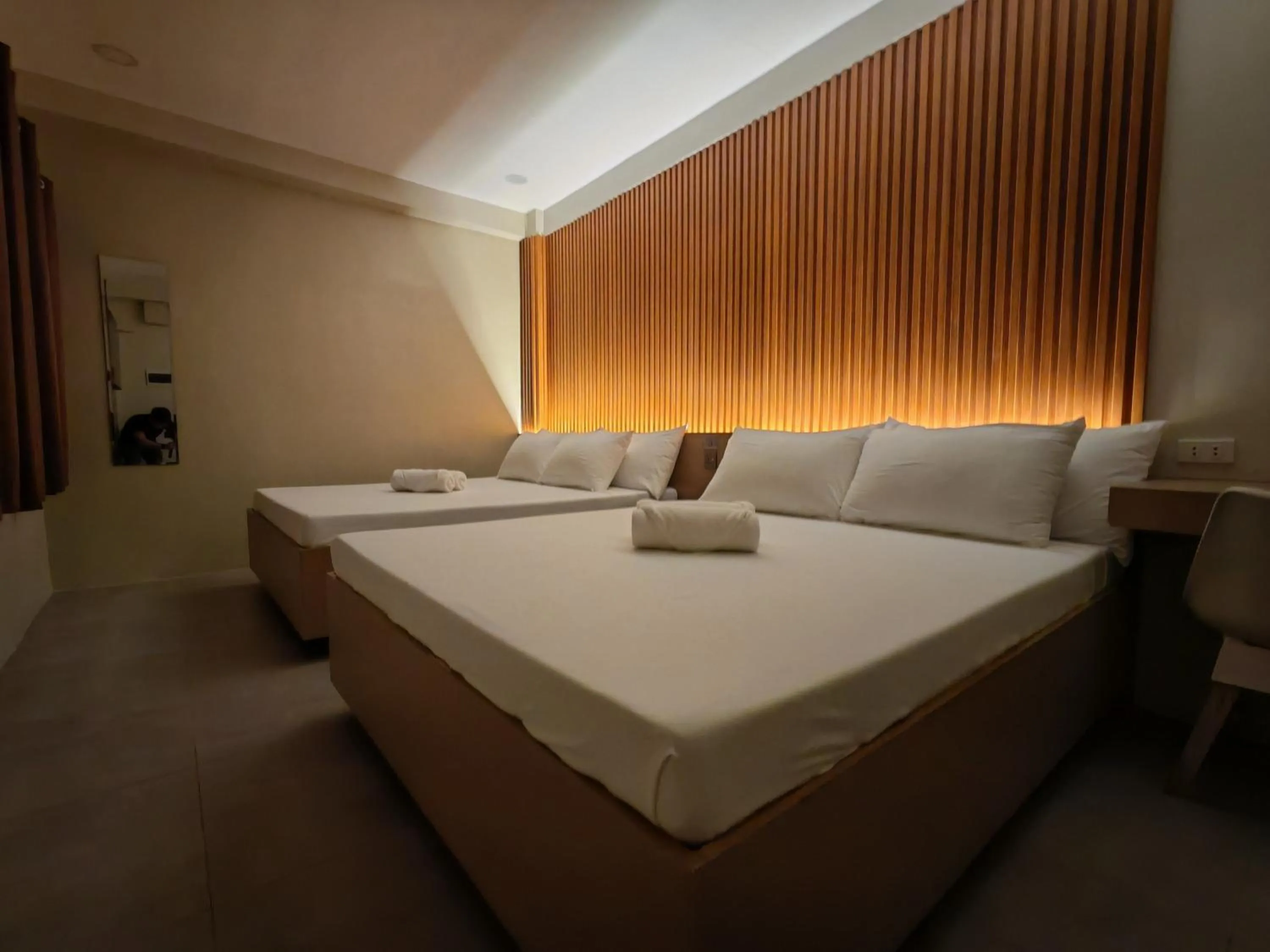 Bedroom, Bed in ZenSuites Hotel Tacloban