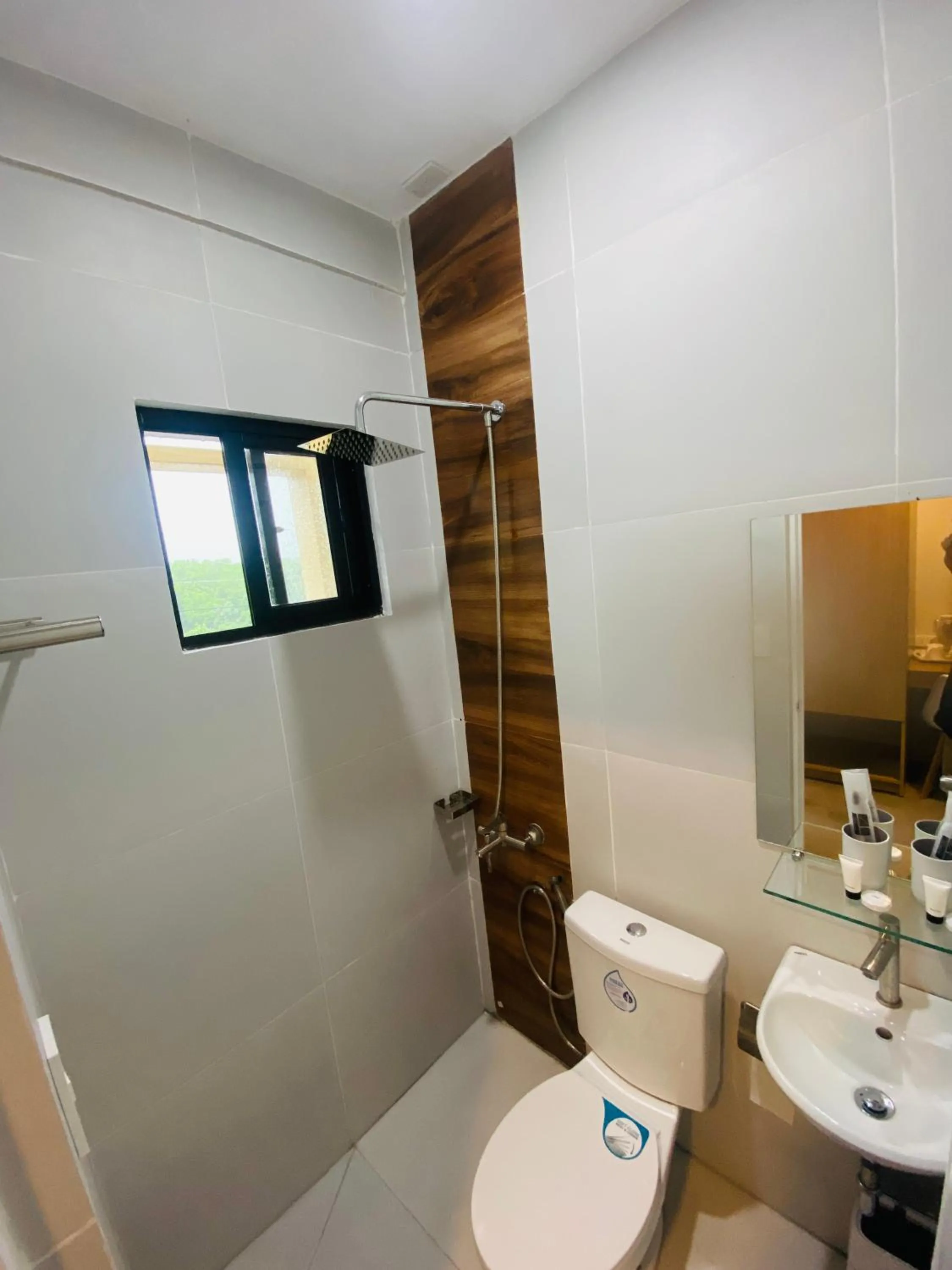 Shower in ZenSuites Hotel Tacloban