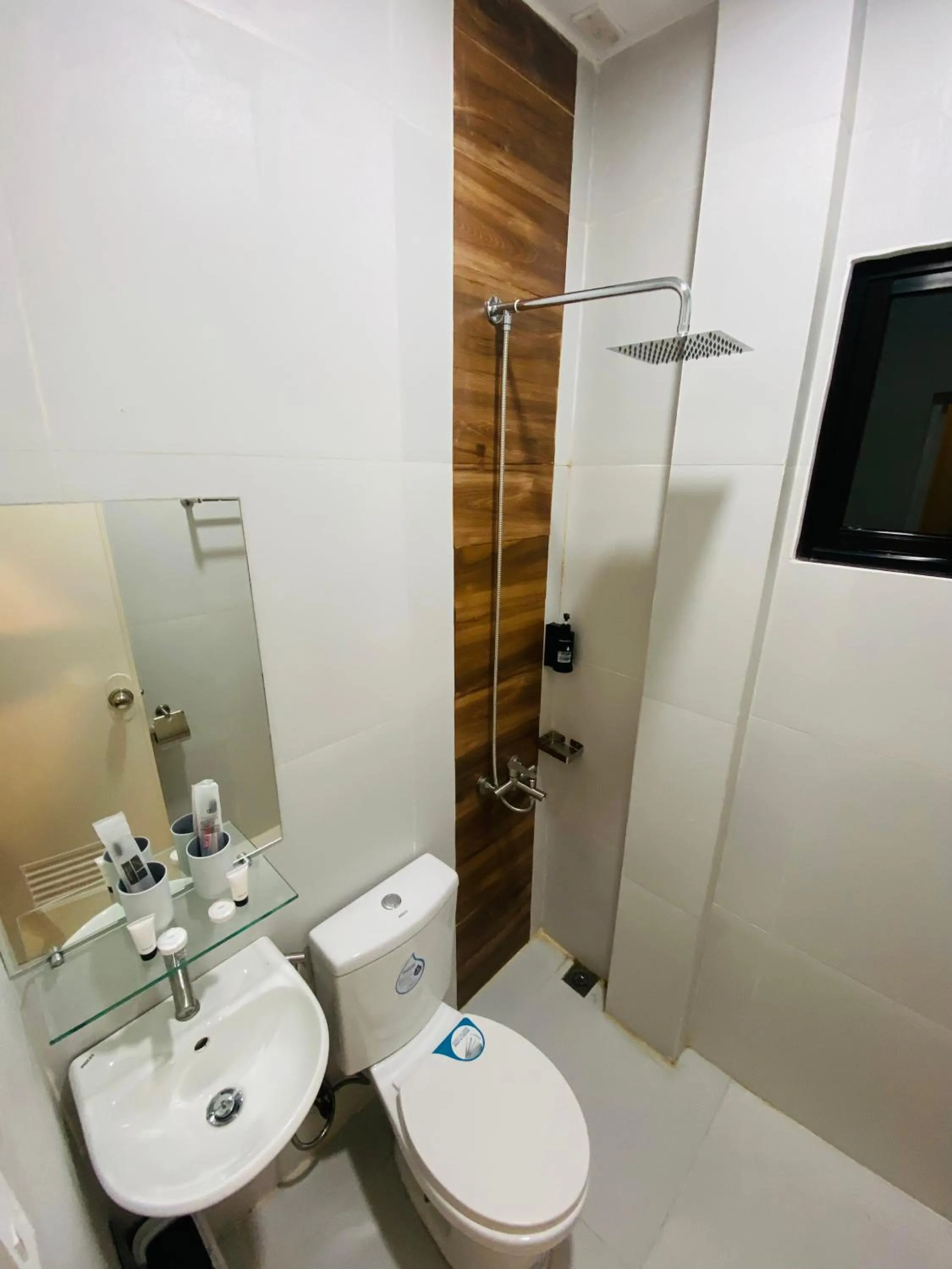 Shower in ZenSuites Hotel Tacloban