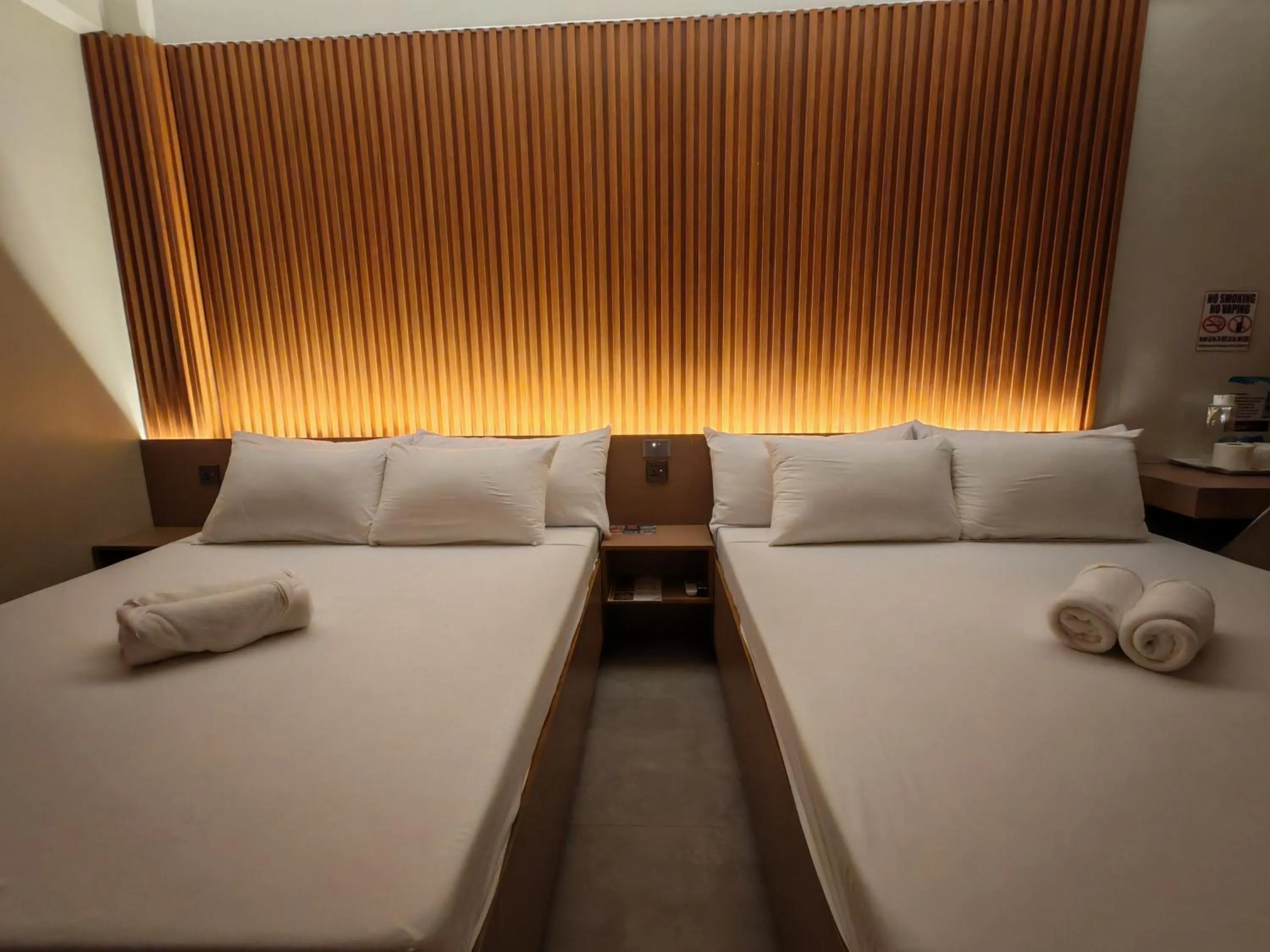 Bedroom, Bed in ZenSuites Hotel Tacloban