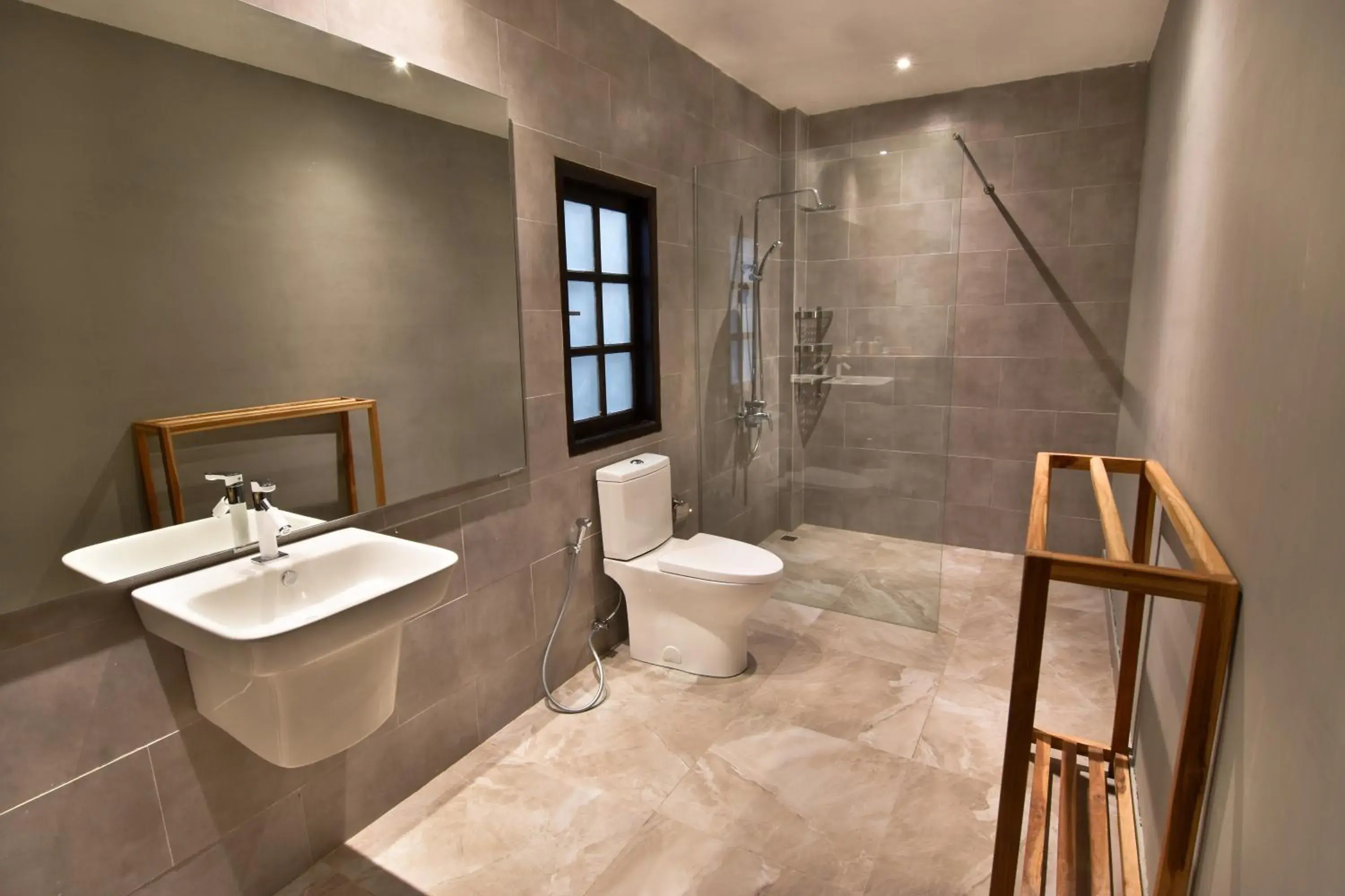 Shower in La Casa Jogja Shower in La Casa Jogja